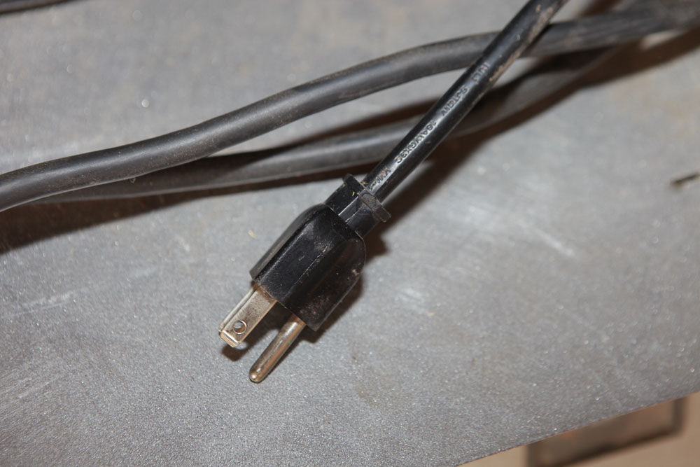 Schumacher SE-4220 Battery Charger/Engine Starter