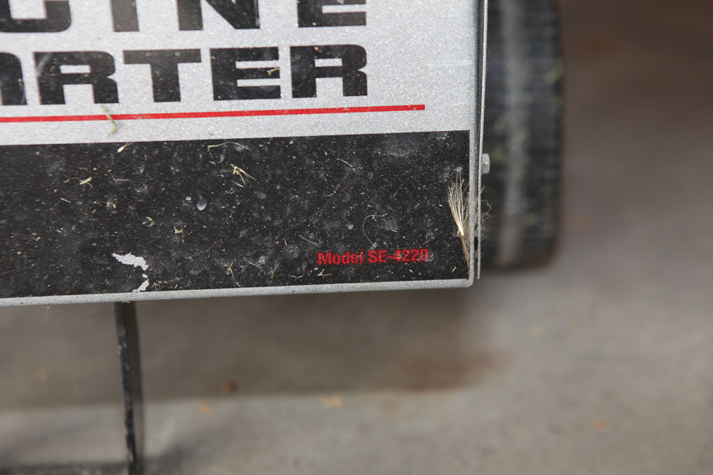 Schumacher SE-4220 Battery Charger/Engine Starter