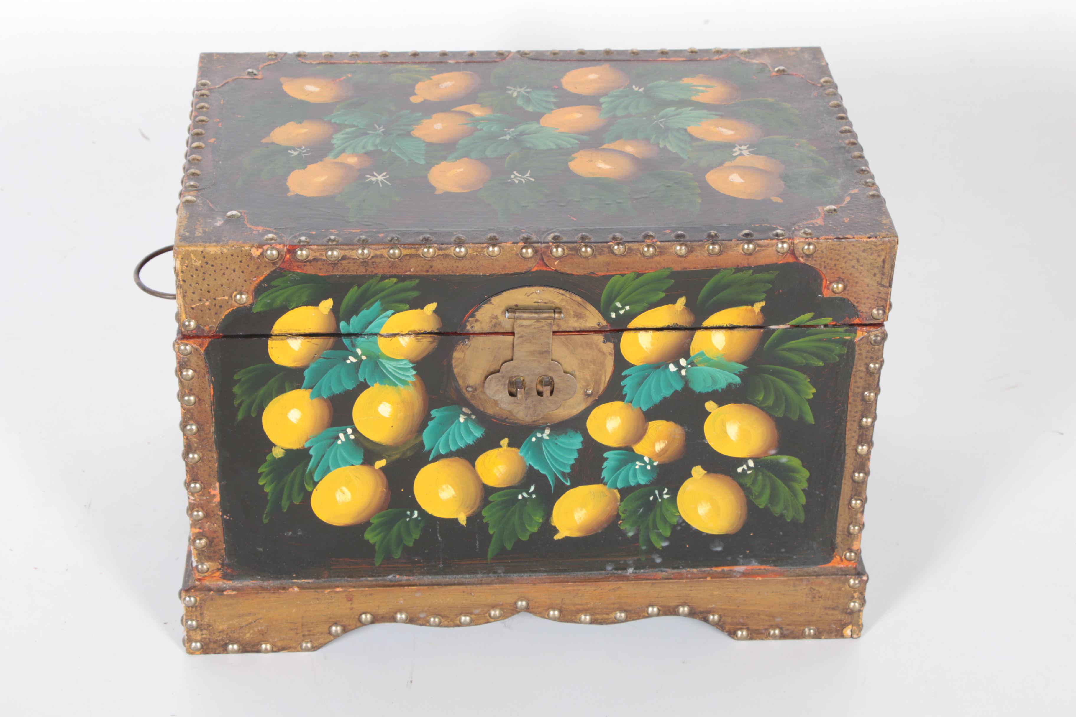Lemon Motif Decorative Trunks