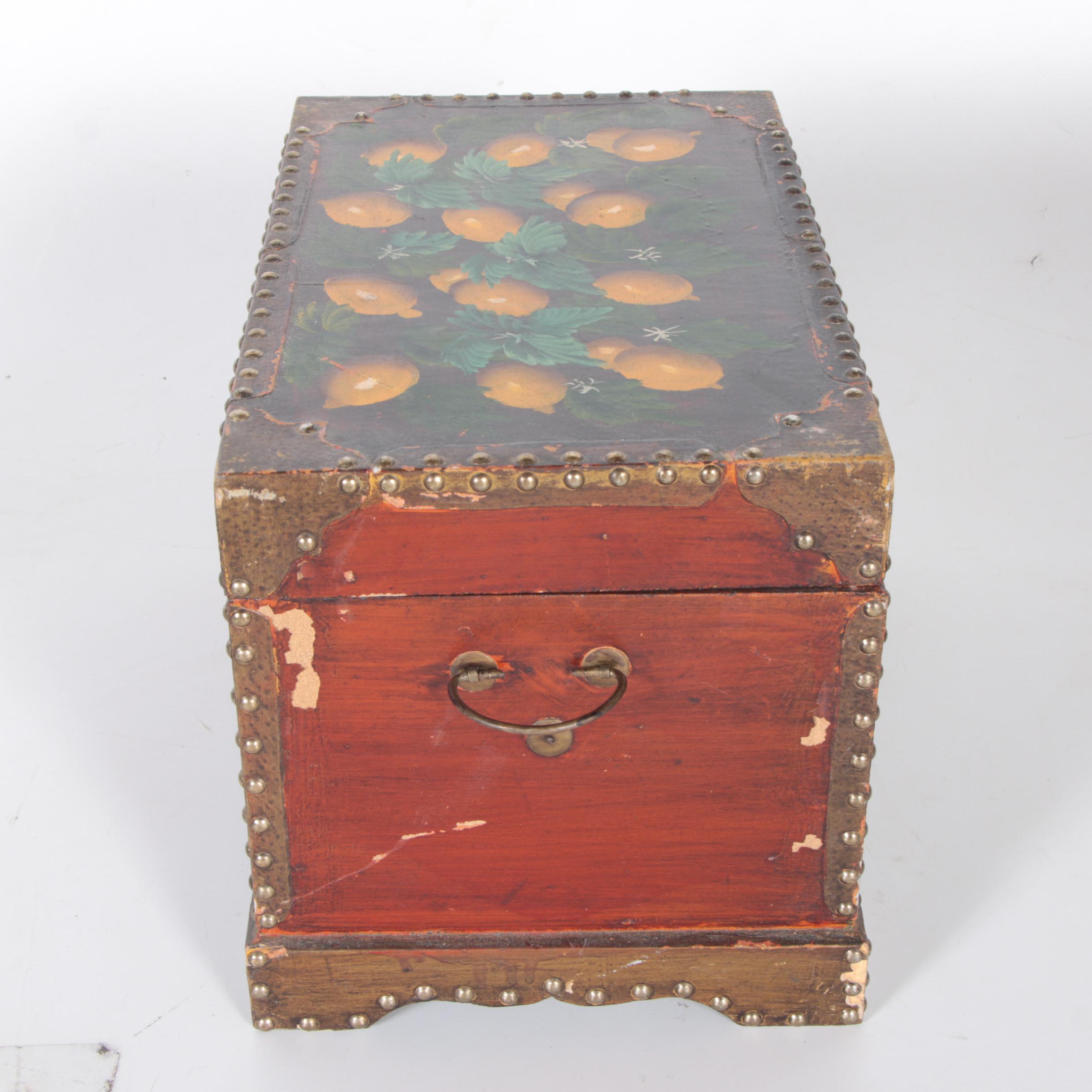 Lemon Motif Decorative Trunks