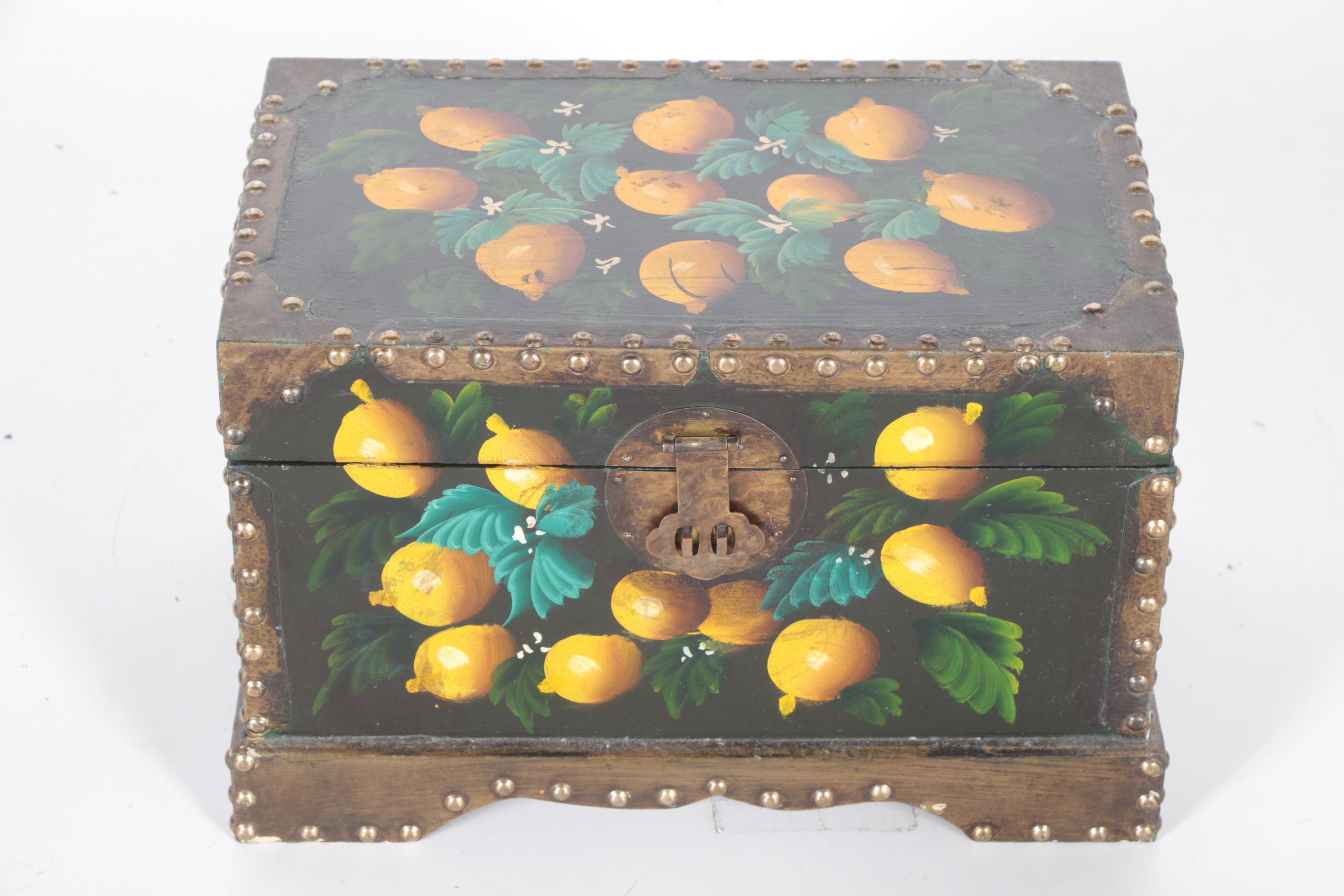 Lemon Motif Decorative Trunks
