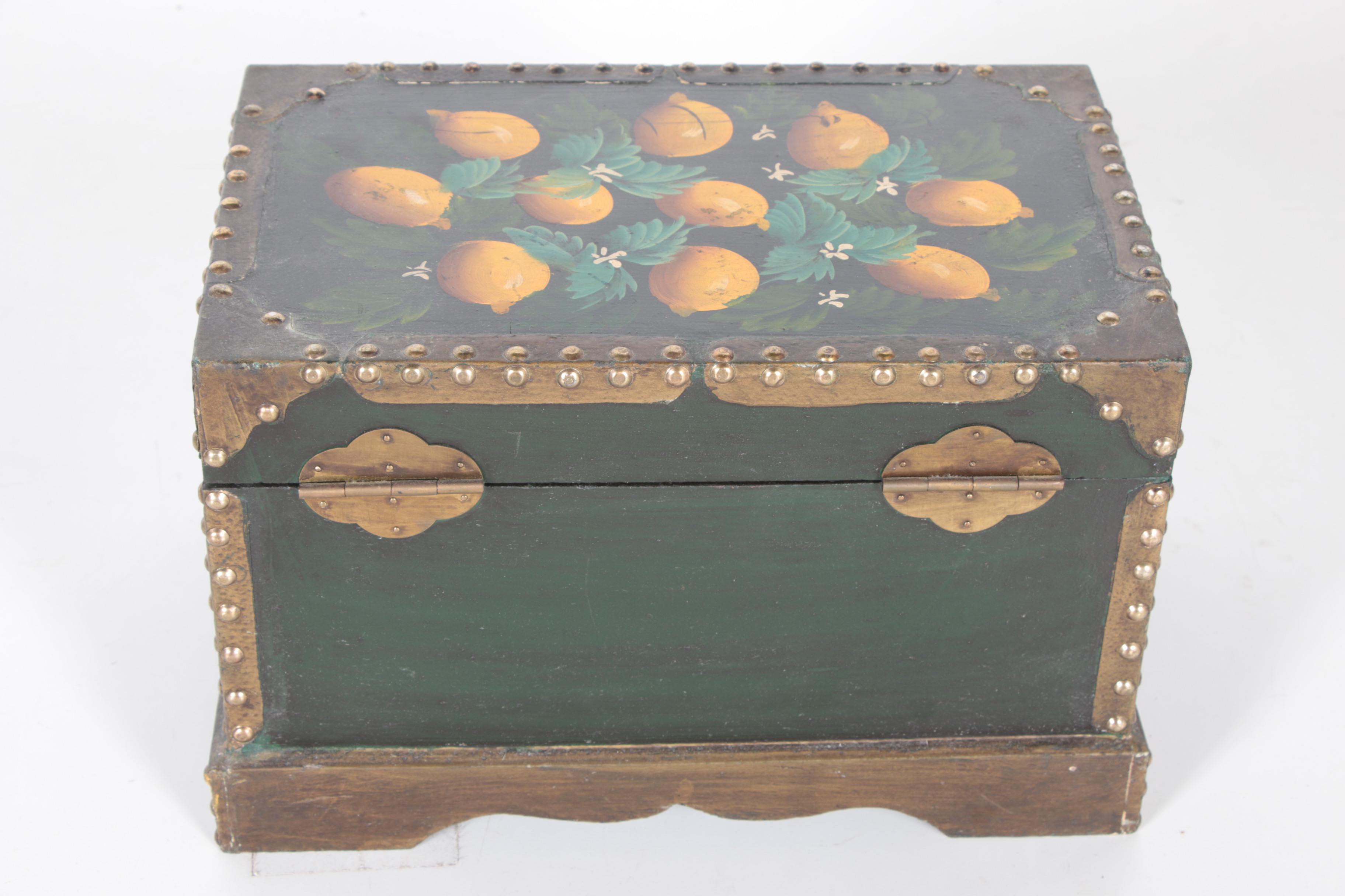 Lemon Motif Decorative Trunks