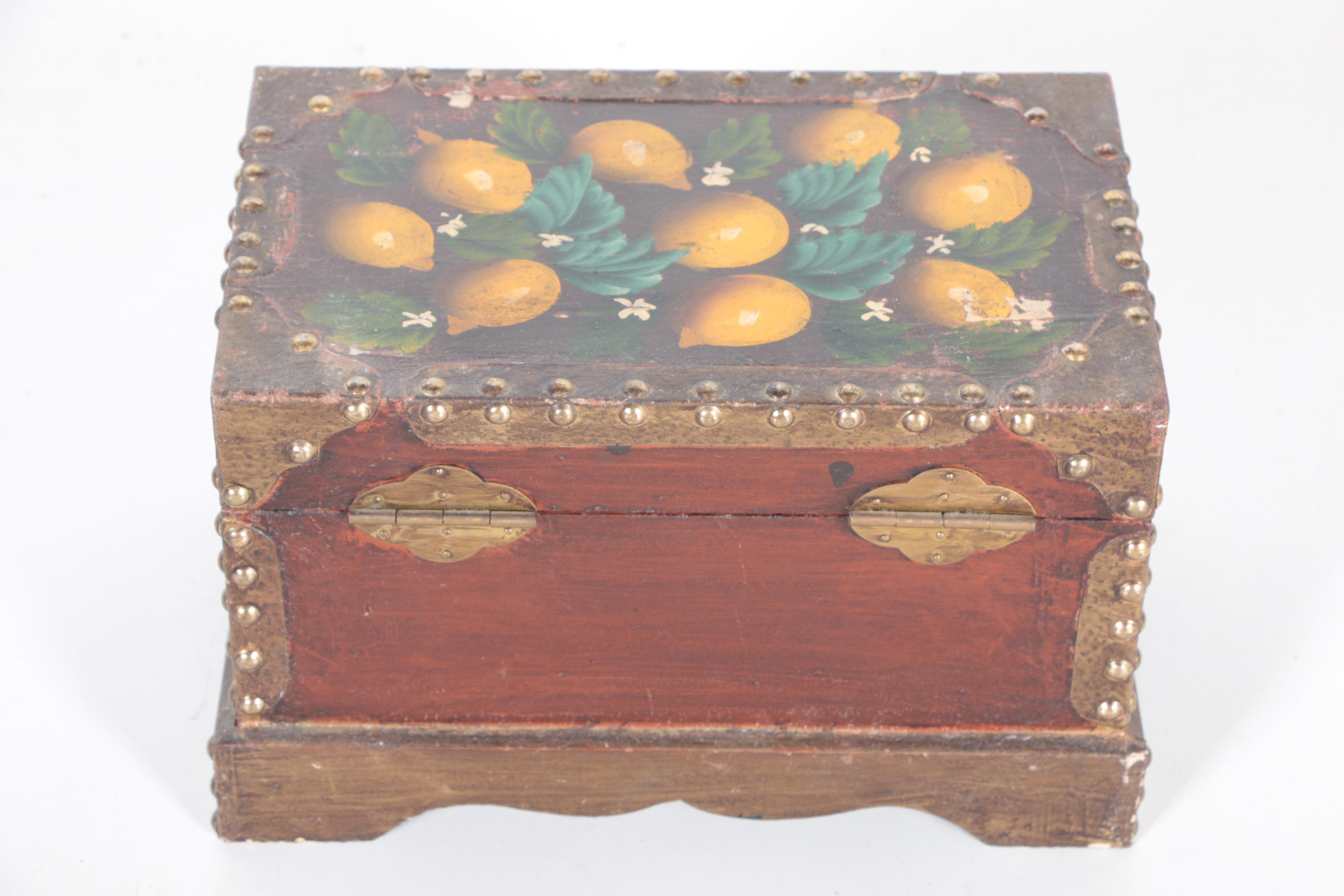 Lemon Motif Decorative Trunks