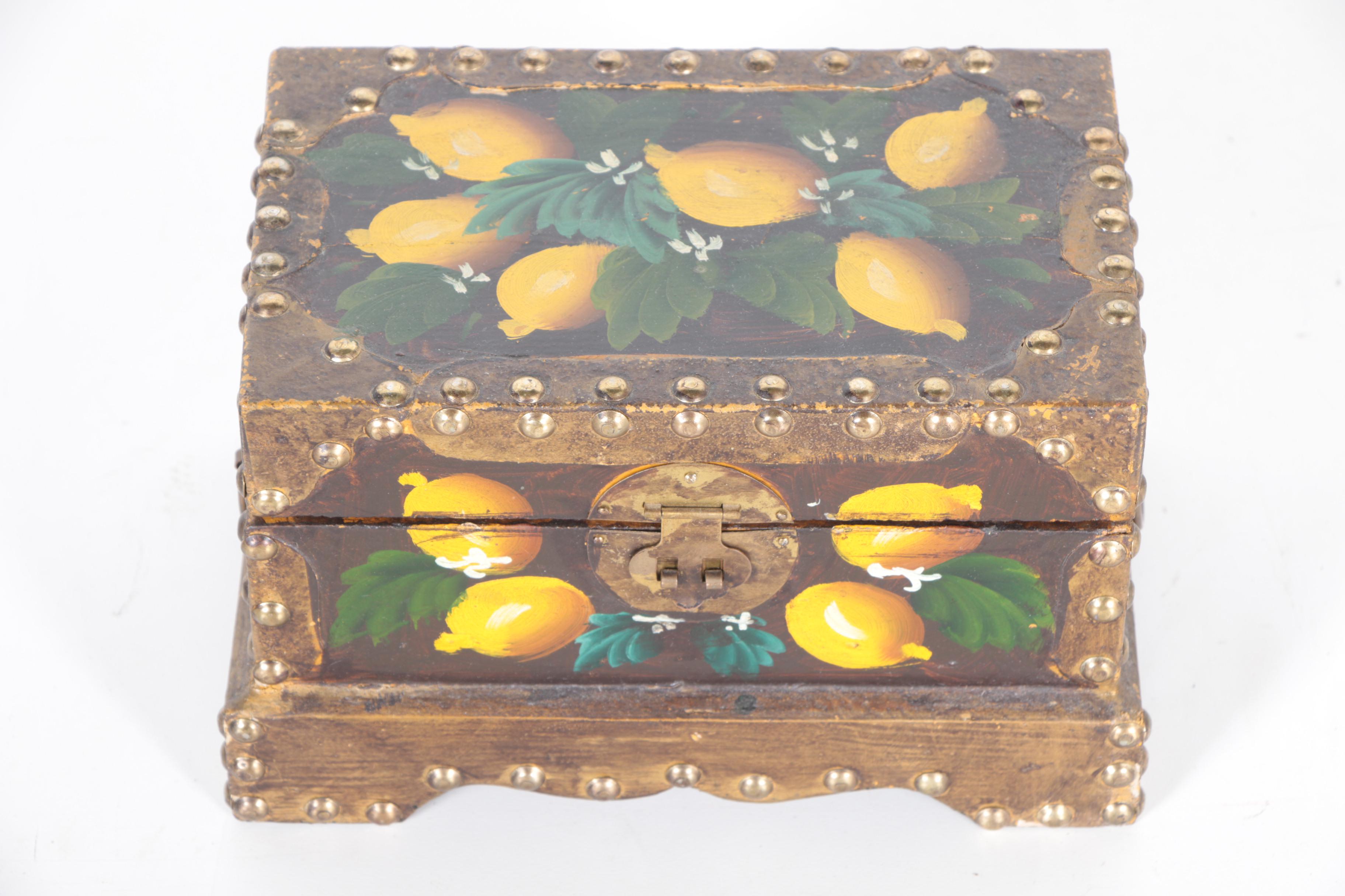 Lemon Motif Decorative Trunks