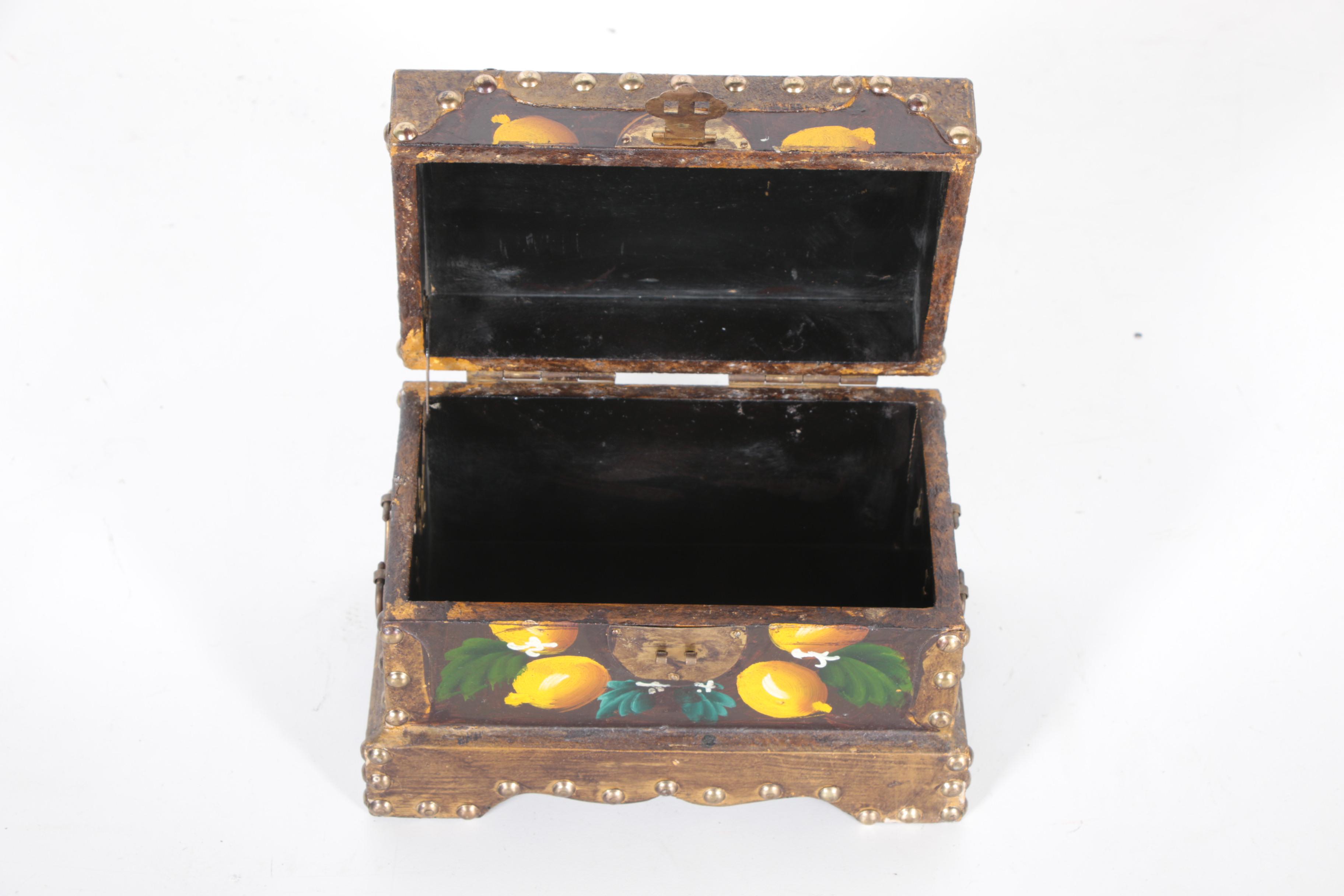 Lemon Motif Decorative Trunks