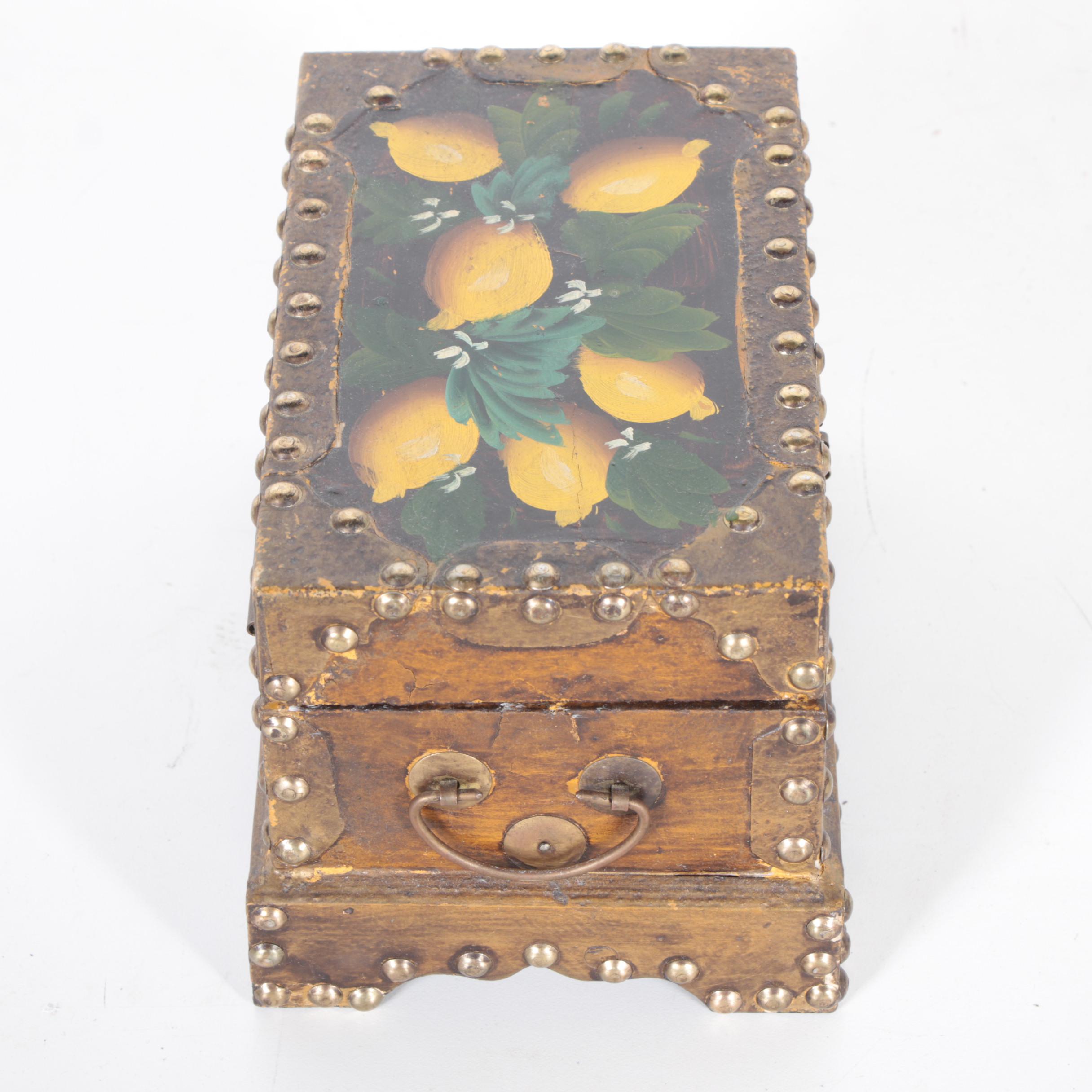 Lemon Motif Decorative Trunks