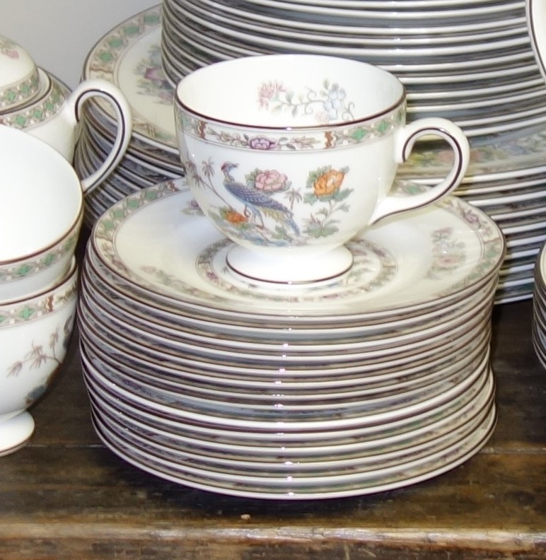 PRIORITY-Wedgwood "Kutani Crane" Bone China Set