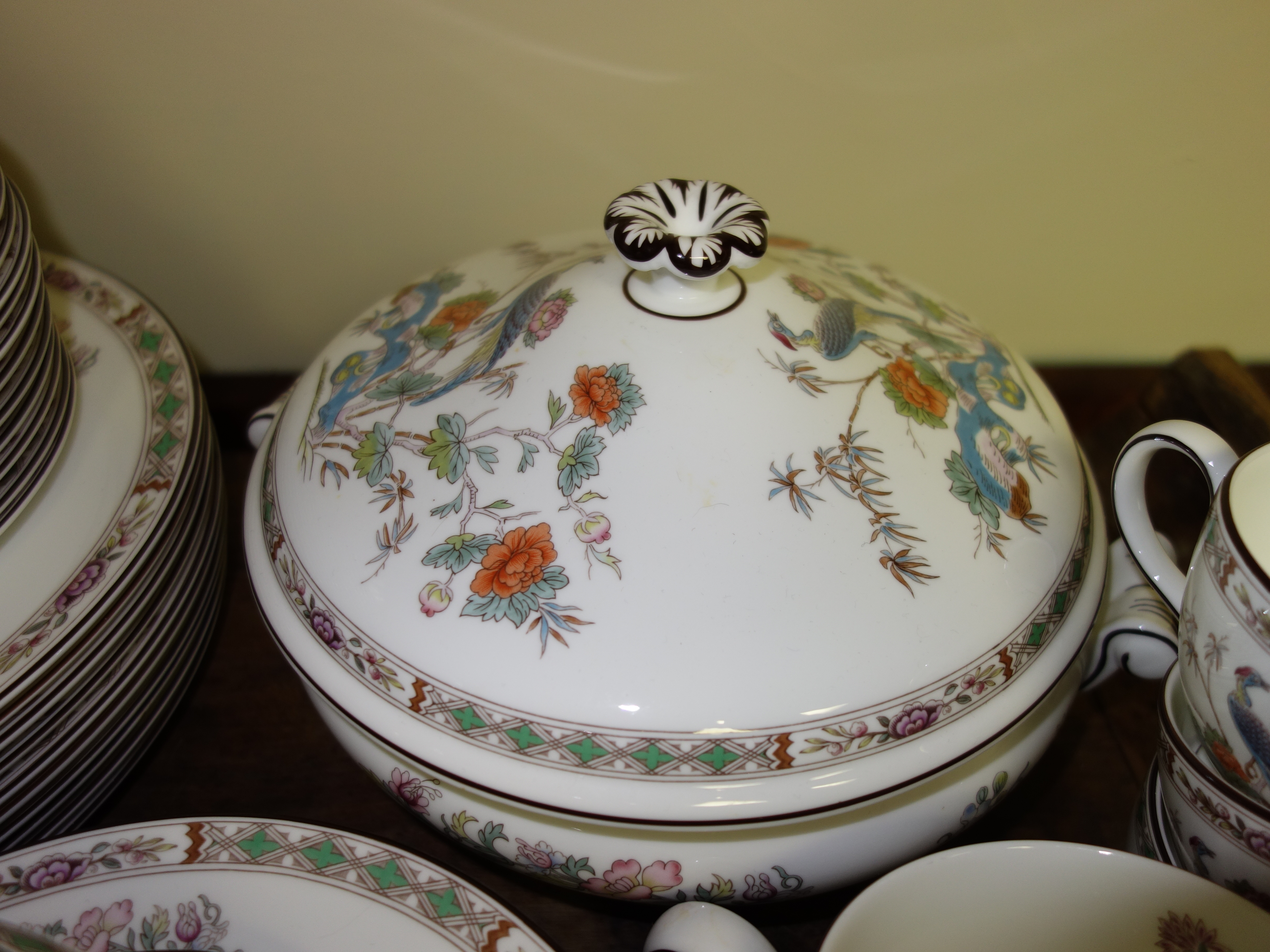 PRIORITY-Wedgwood "Kutani Crane" Bone China Set