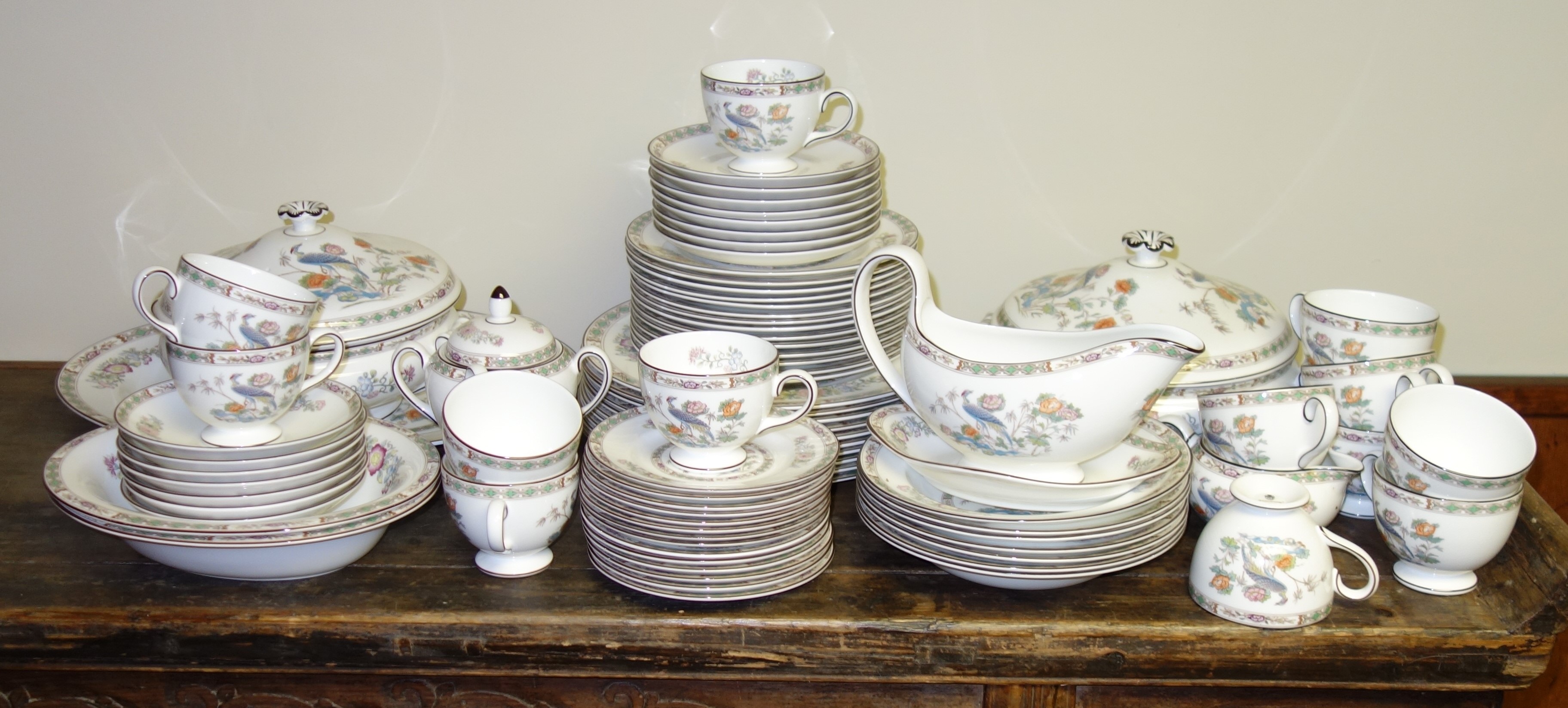 PRIORITY-Wedgwood "Kutani Crane" Bone China Set