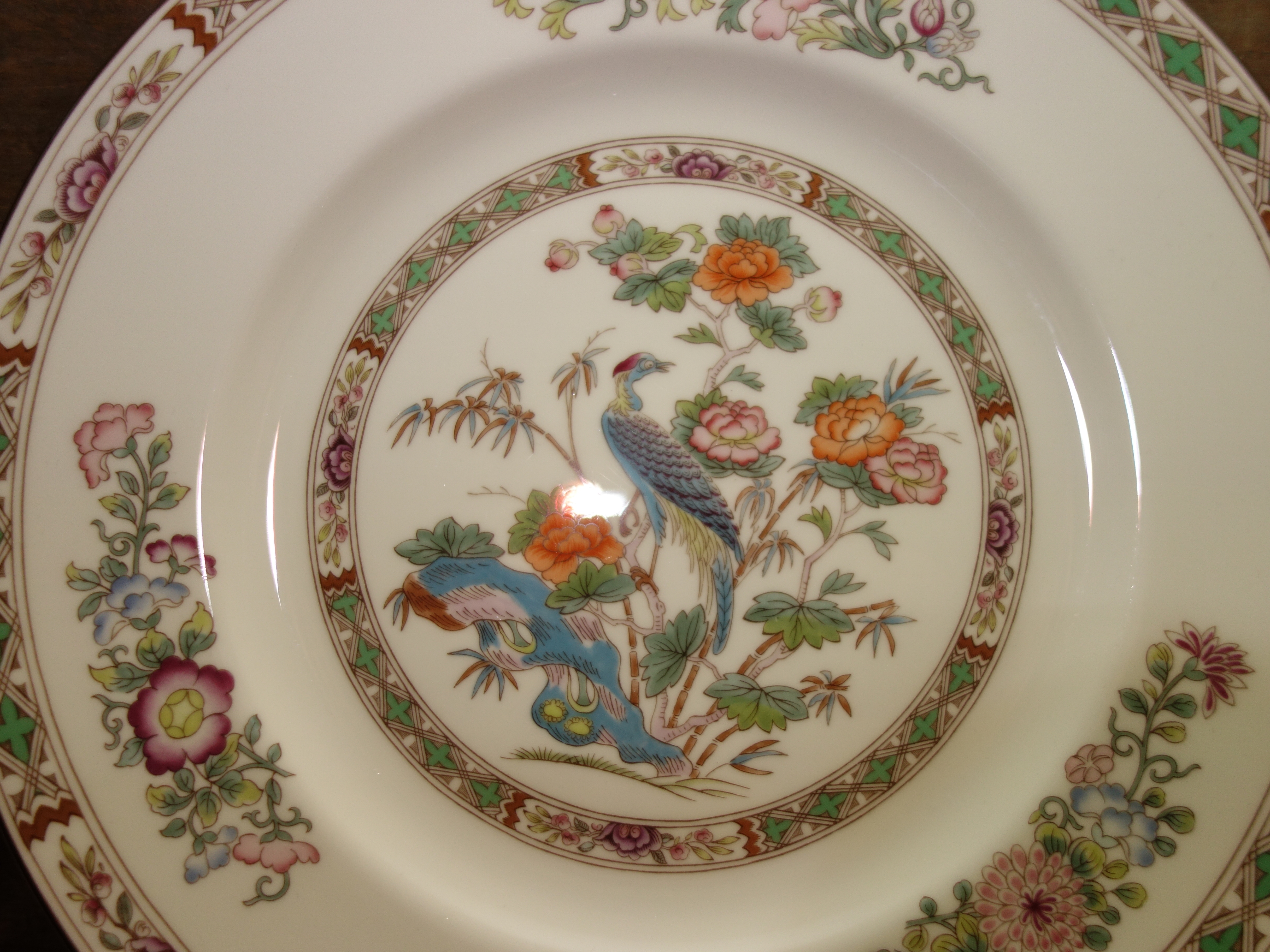 PRIORITY-Wedgwood "Kutani Crane" Bone China Set