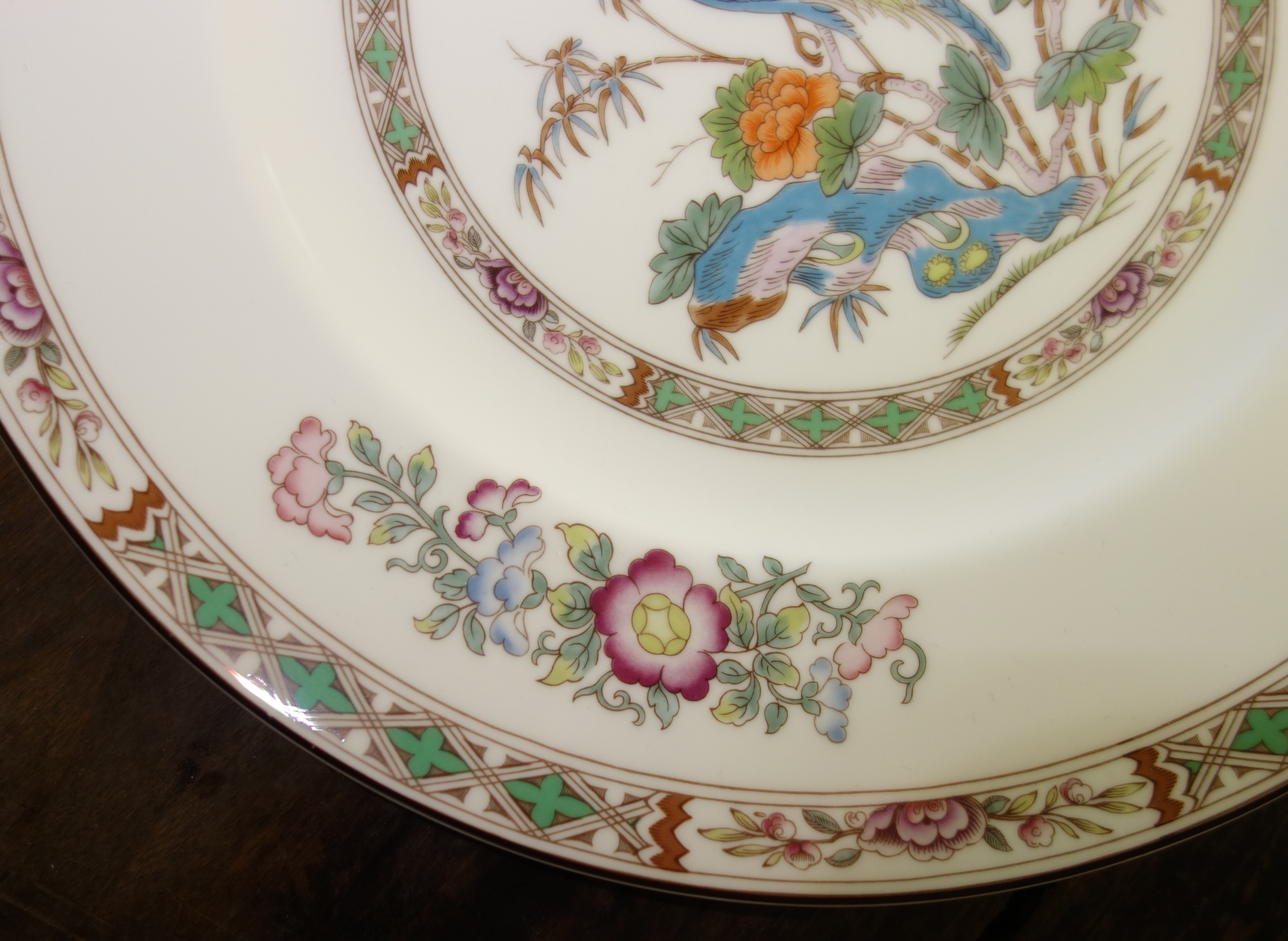 PRIORITY-Wedgwood "Kutani Crane" Bone China Set