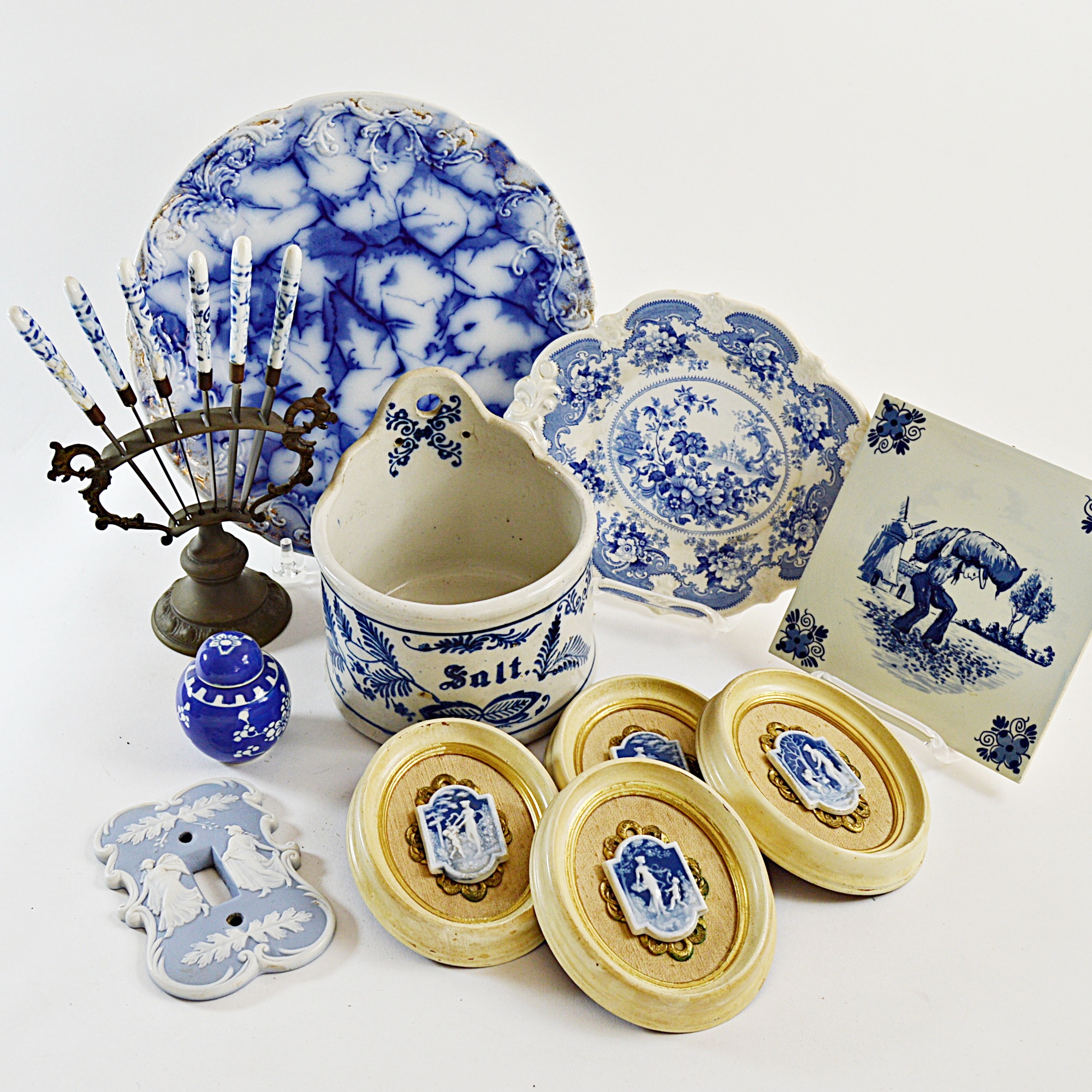 Porcelain, Ceramics and Collectibles with Delft and Limoges