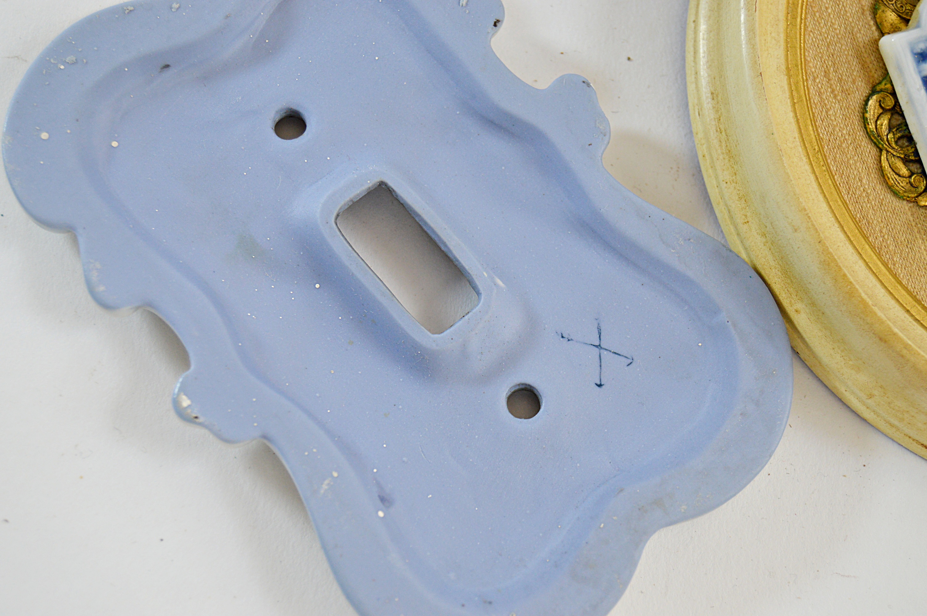 Porcelain, Ceramics and Collectibles with Delft and Limoges