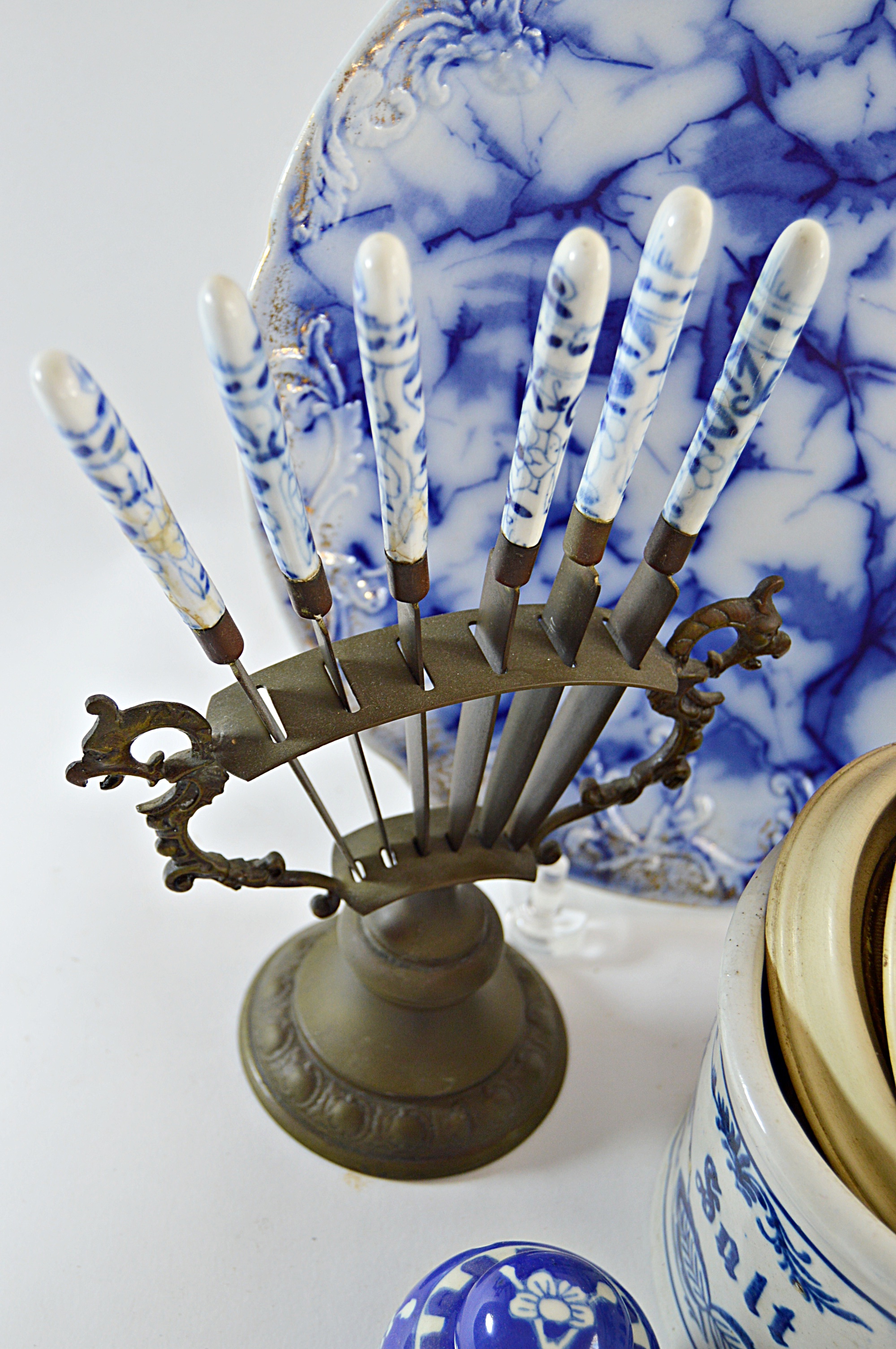 Porcelain, Ceramics and Collectibles with Delft and Limoges