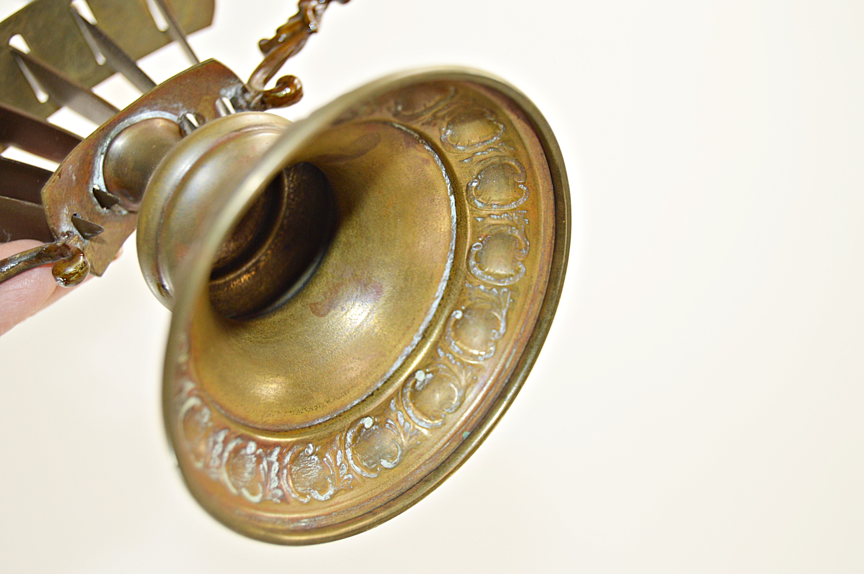 Porcelain, Ceramics and Collectibles with Delft and Limoges