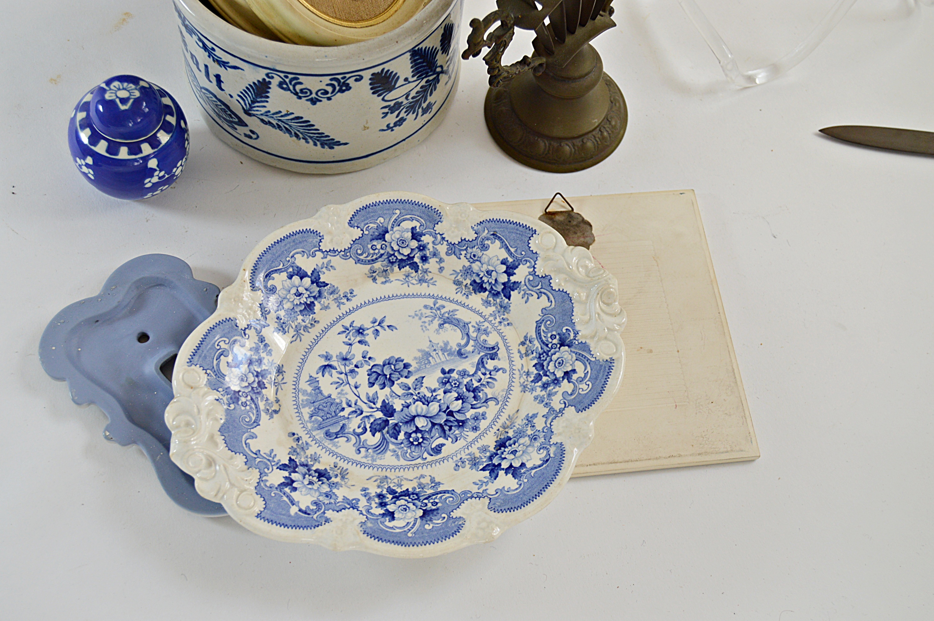 Porcelain, Ceramics and Collectibles with Delft and Limoges