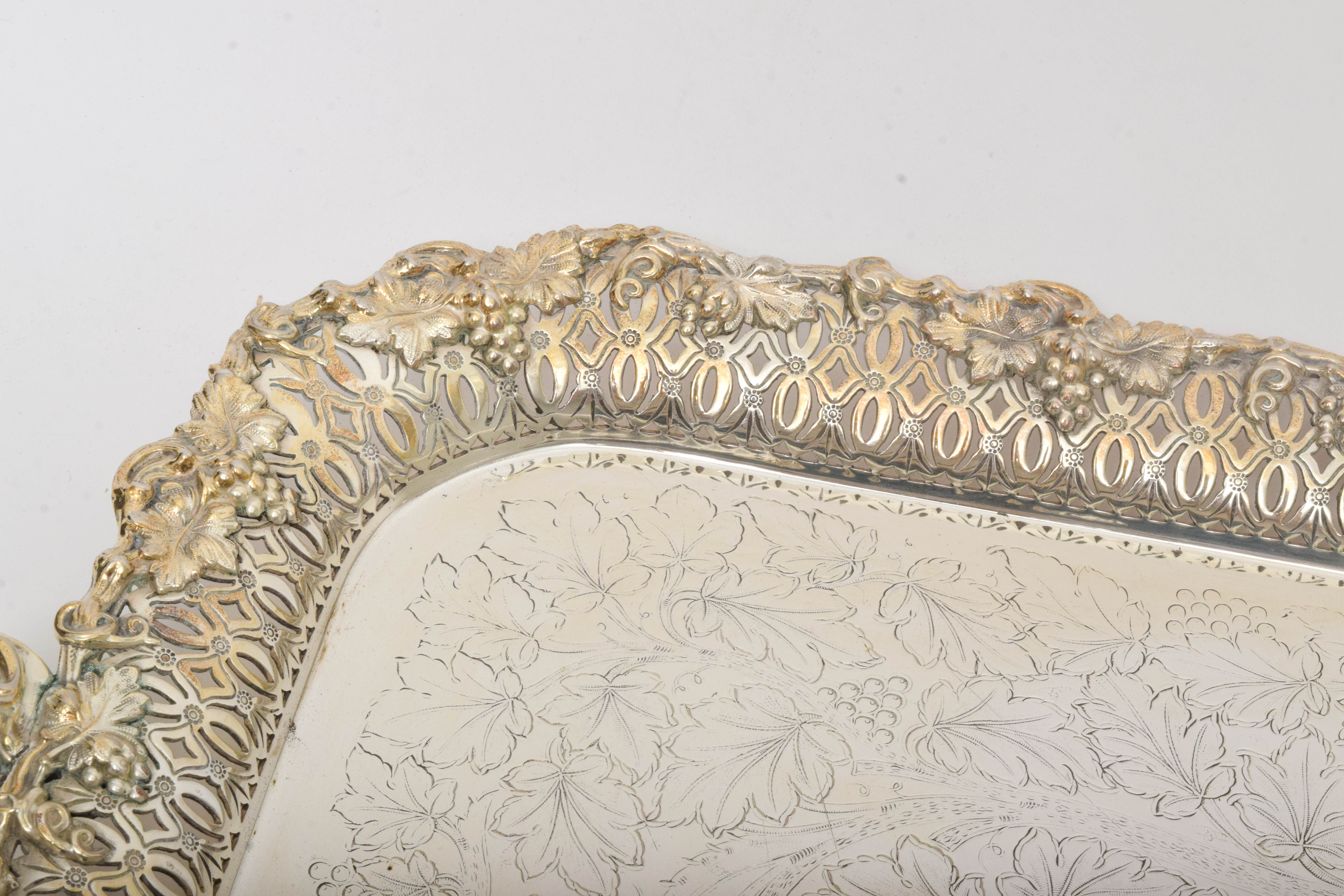 Ellis-Barker Silver Co. Grapevine Silver-Plated Serving Tray
