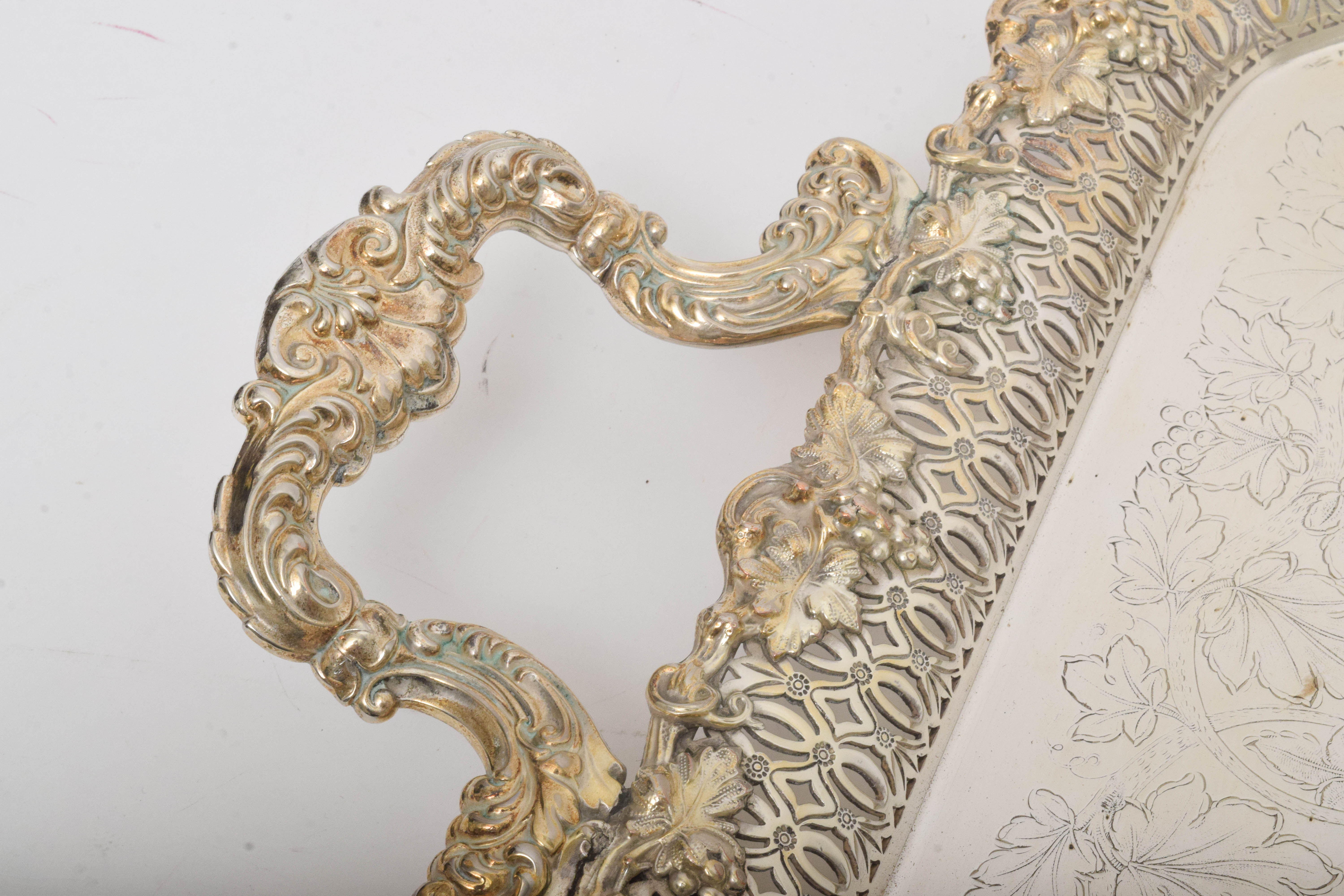 Ellis-Barker Silver Co. Grapevine Silver-Plated Serving Tray