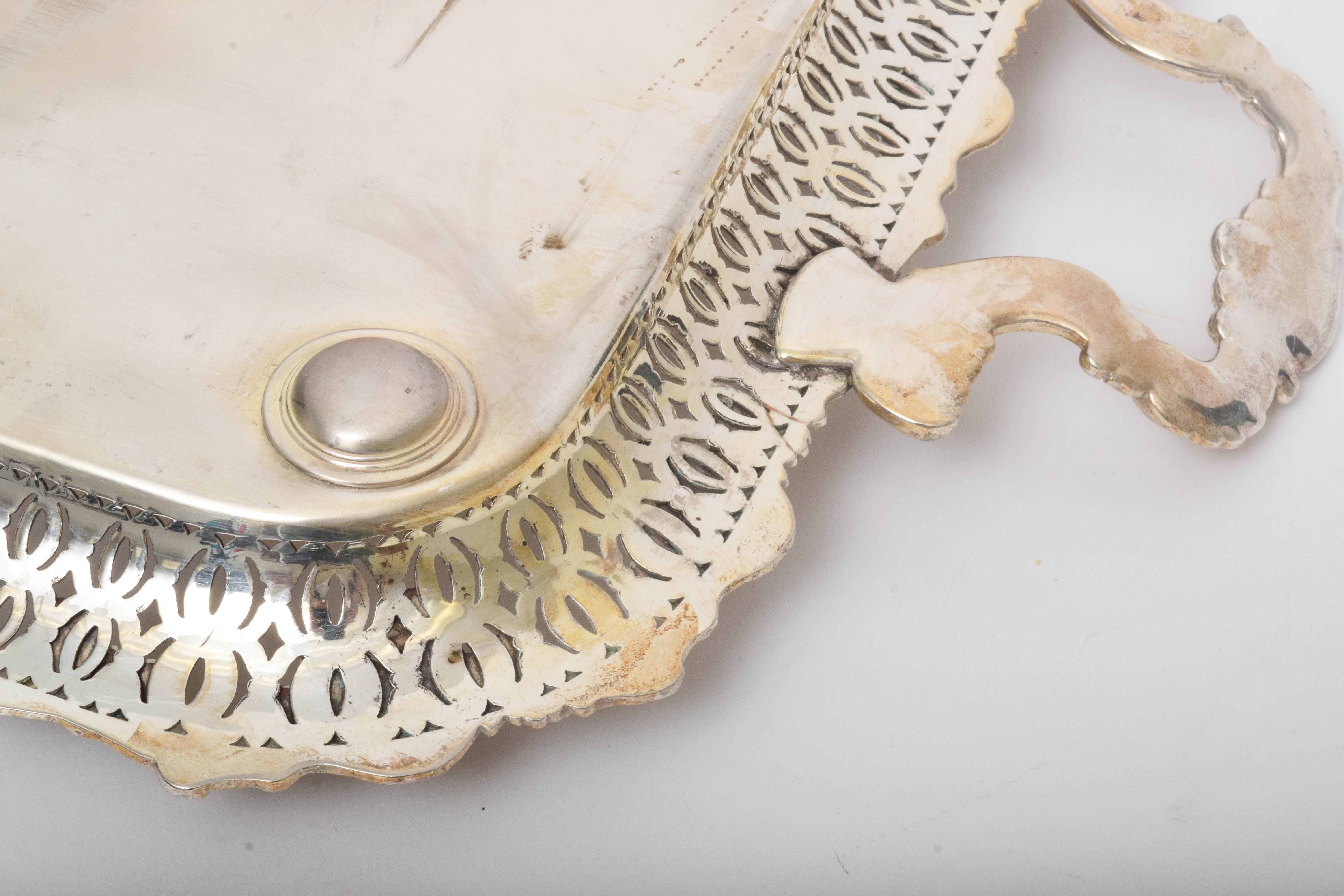 Ellis-Barker Silver Co. Grapevine Silver-Plated Serving Tray