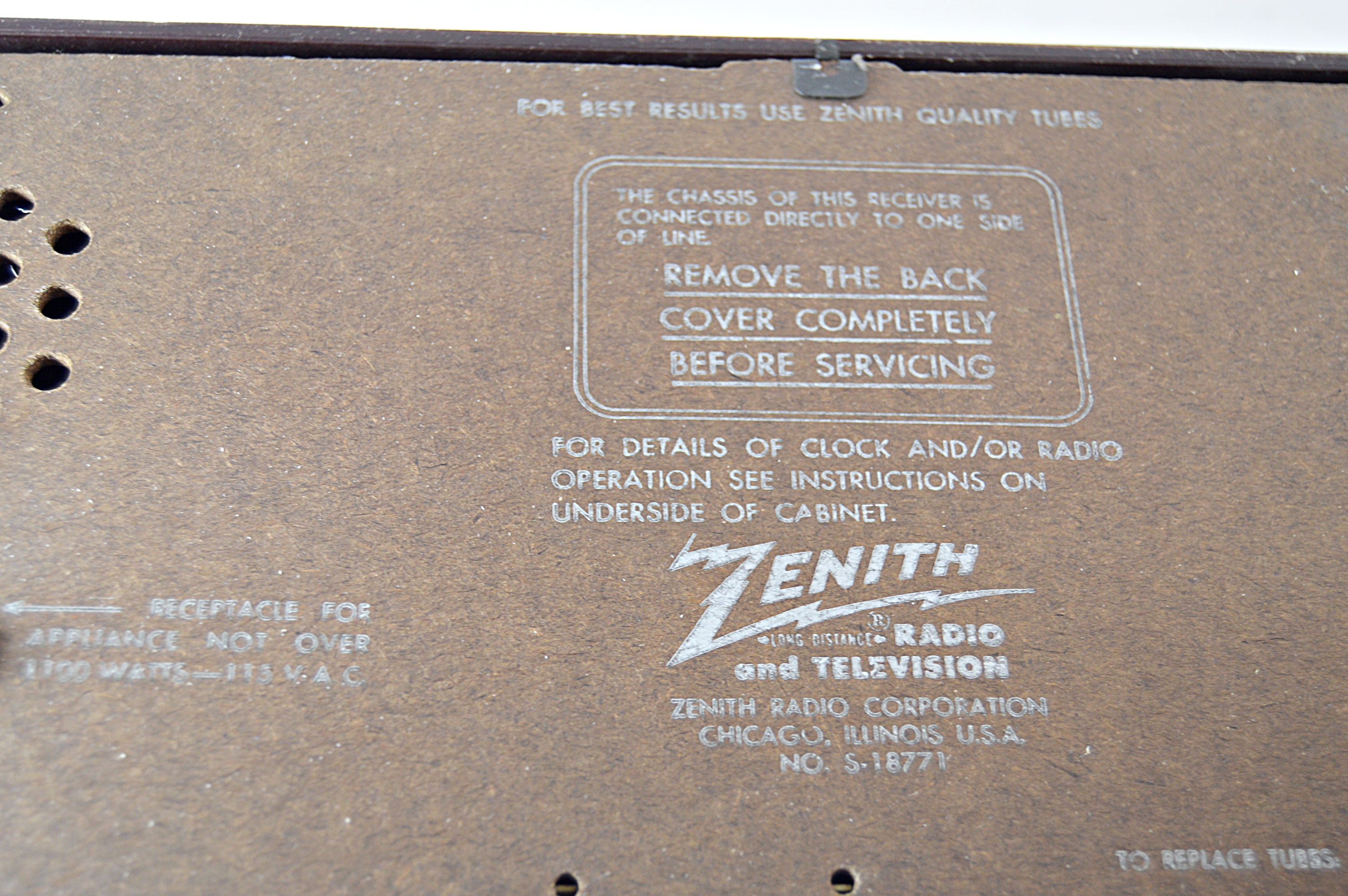 Mid Century Modern Zenith AMFM Radio