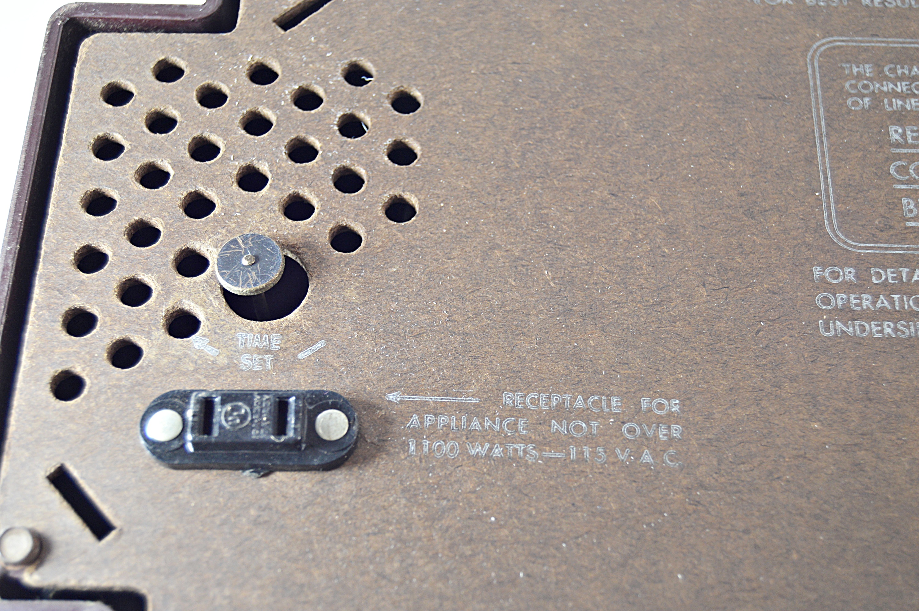 Mid Century Modern Zenith AMFM Radio