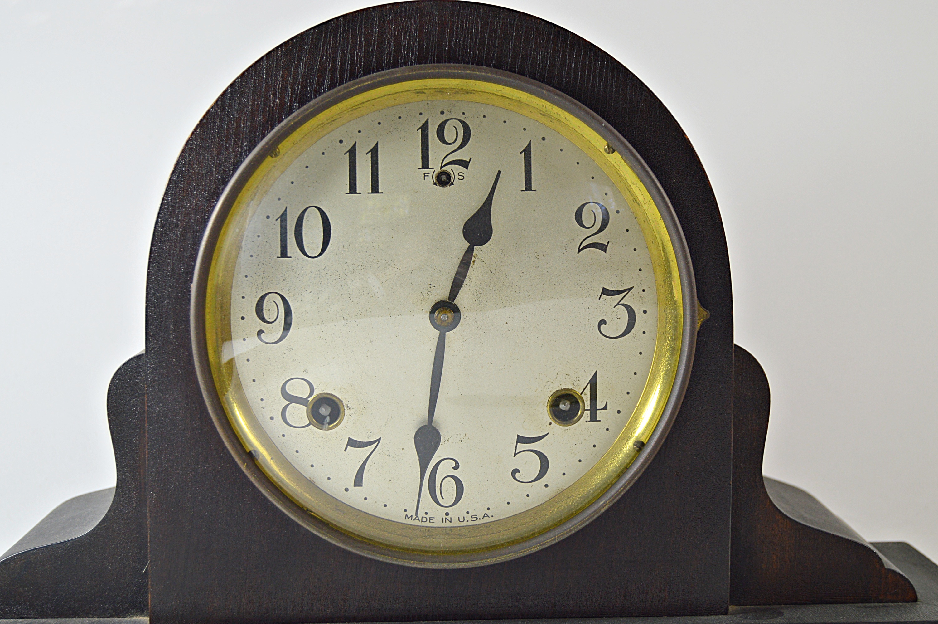 Vintage Wooden Mantle Clock