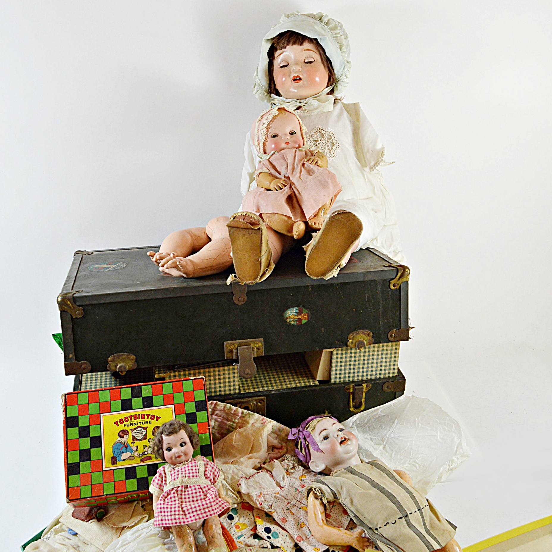 Antique and Vintage Dolls, Doll Clothes, Trunks