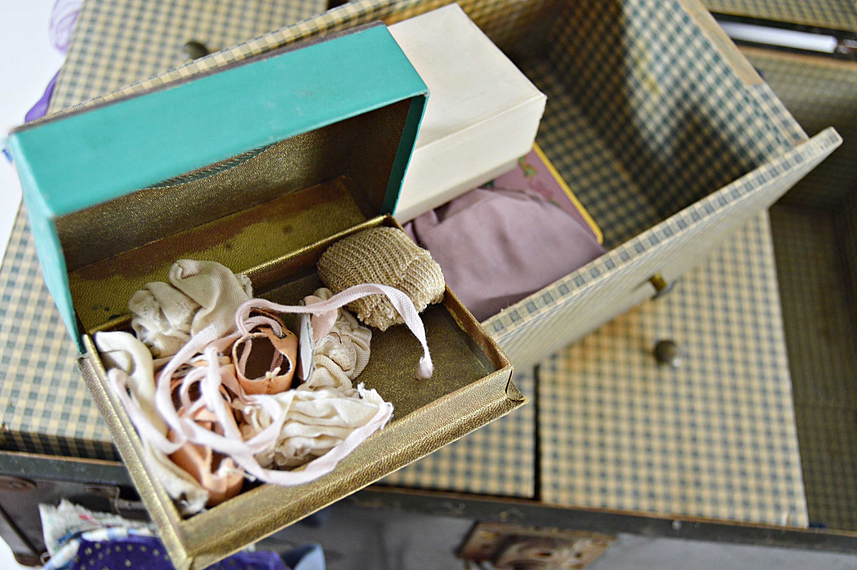 Antique and Vintage Dolls, Doll Clothes, Trunks