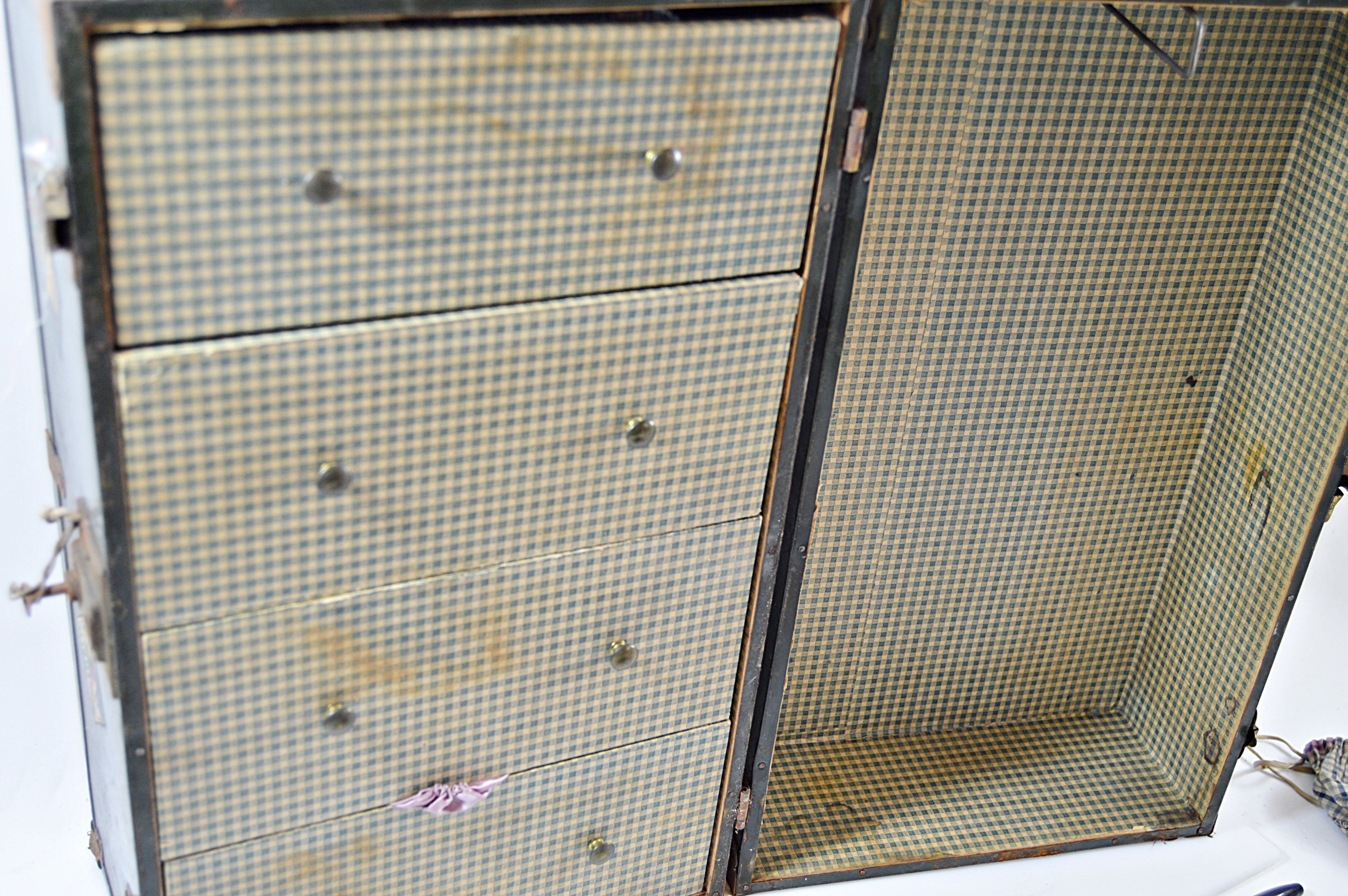 Antique and Vintage Dolls, Doll Clothes, Trunks