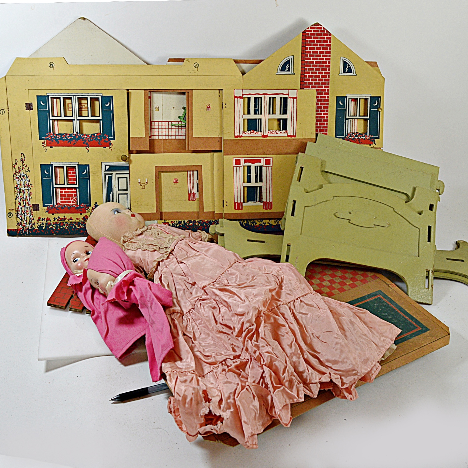 Vintage 1927 Tootsie Toys Dollhouse, Dolls, Doll Bed