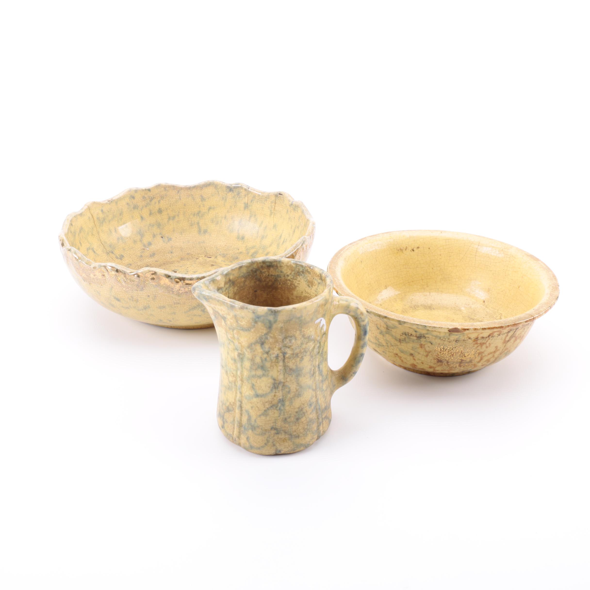 Vintage American Spongeware Bowls and Creamer