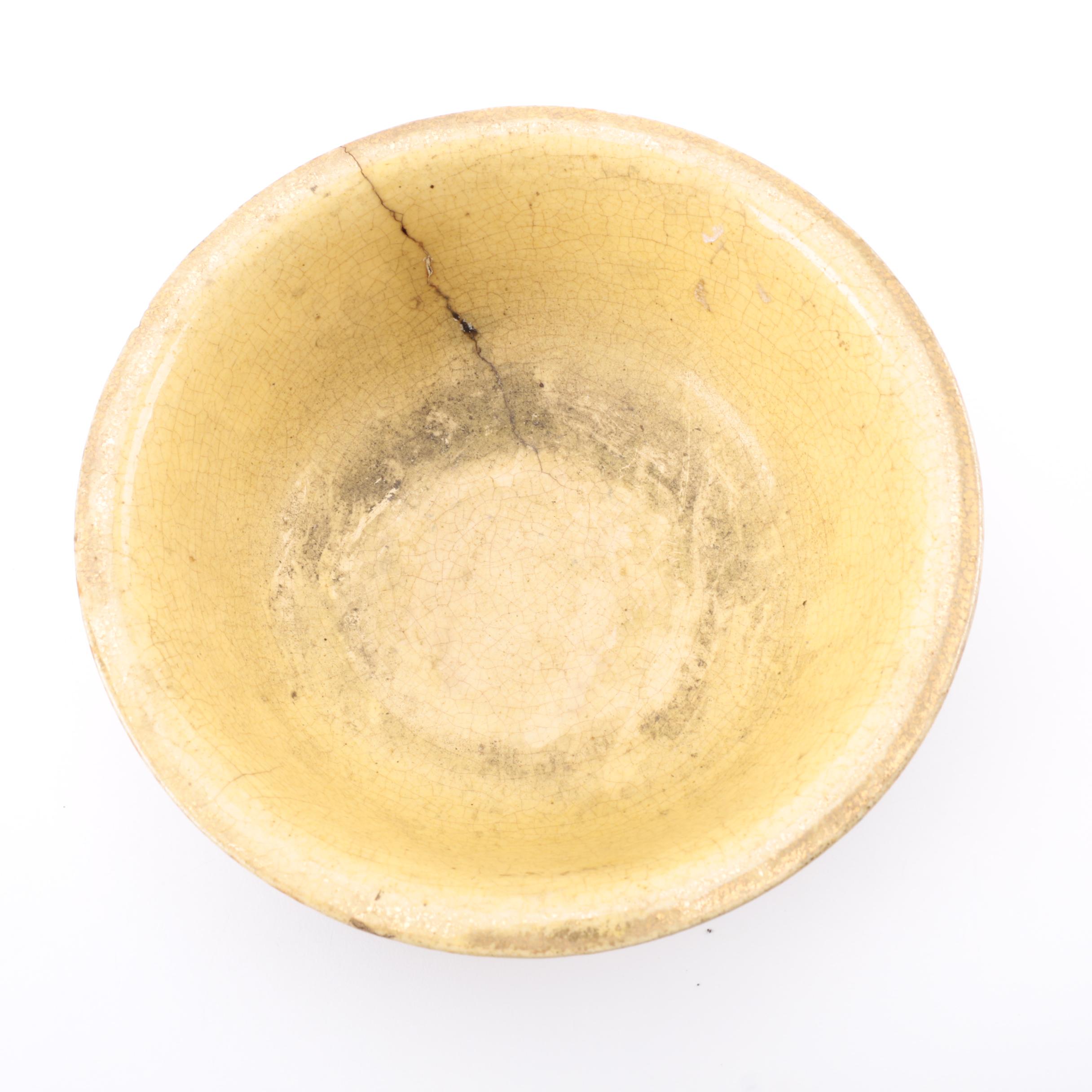 Vintage American Spongeware Bowls and Creamer