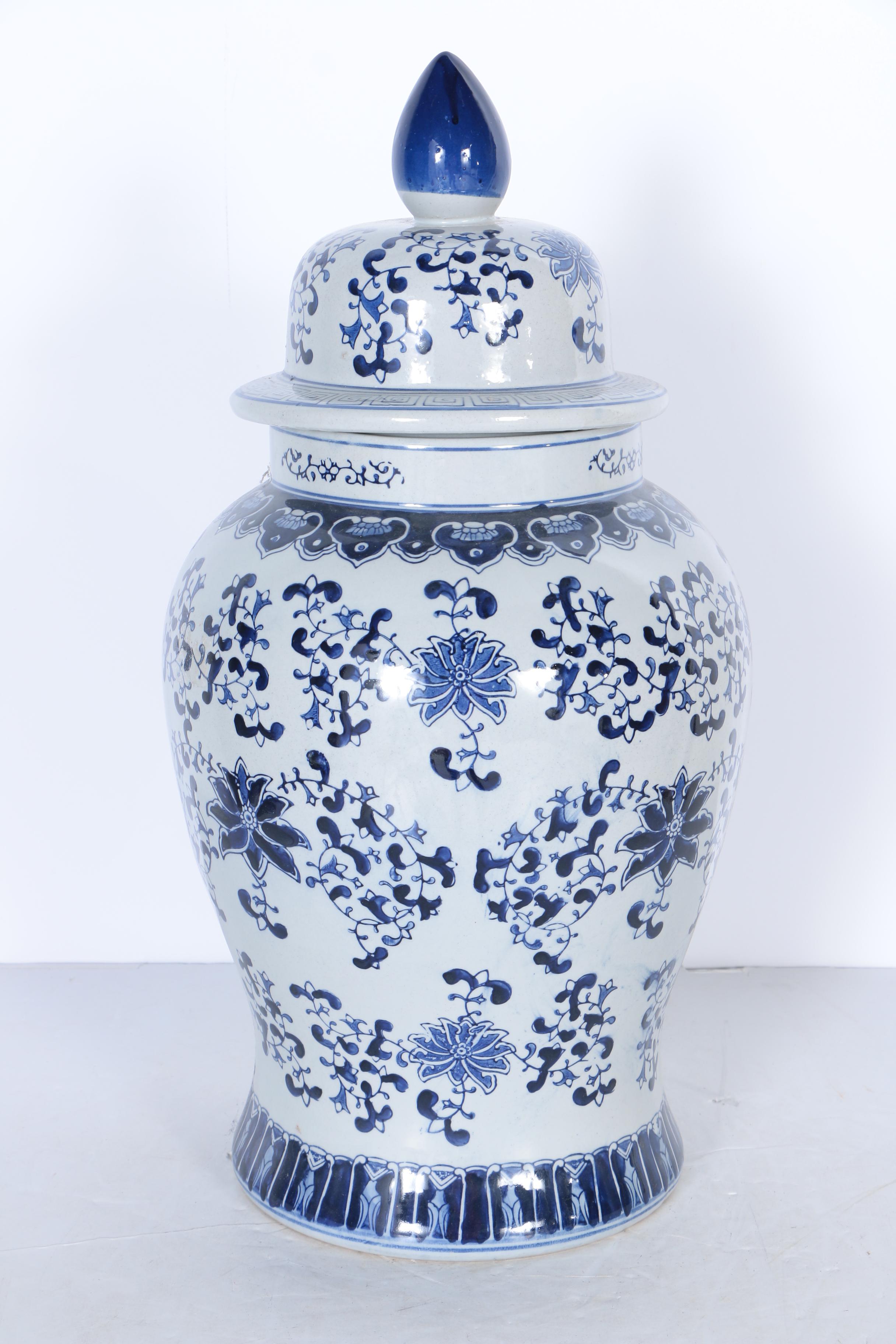 Chinese Blue and White Porcelain Ginger Jar