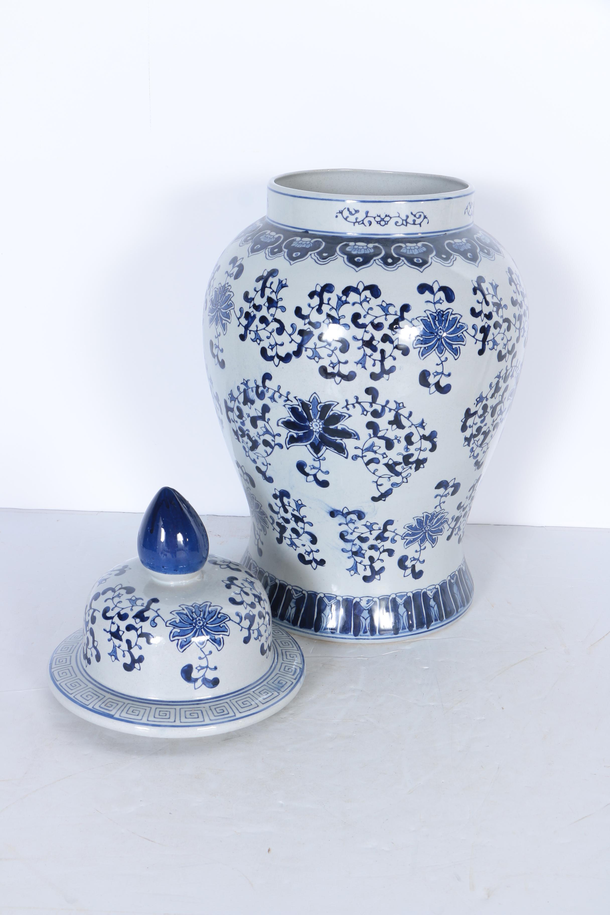 Chinese Blue and White Porcelain Ginger Jar