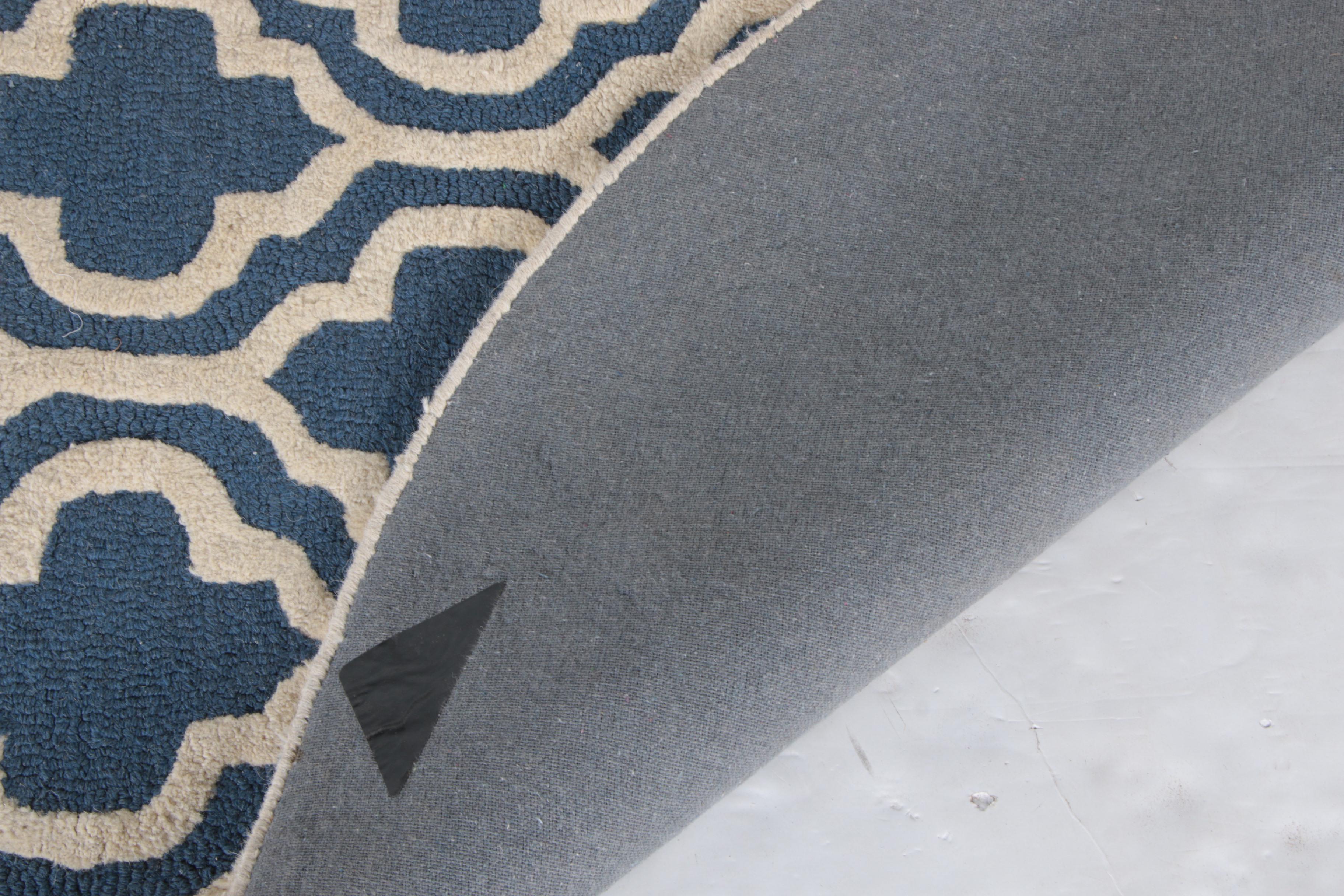 Hand Hooked Quatrefoil Round Wool Area Rug