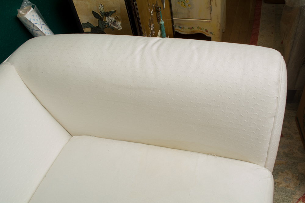 Modern Style Loveseat