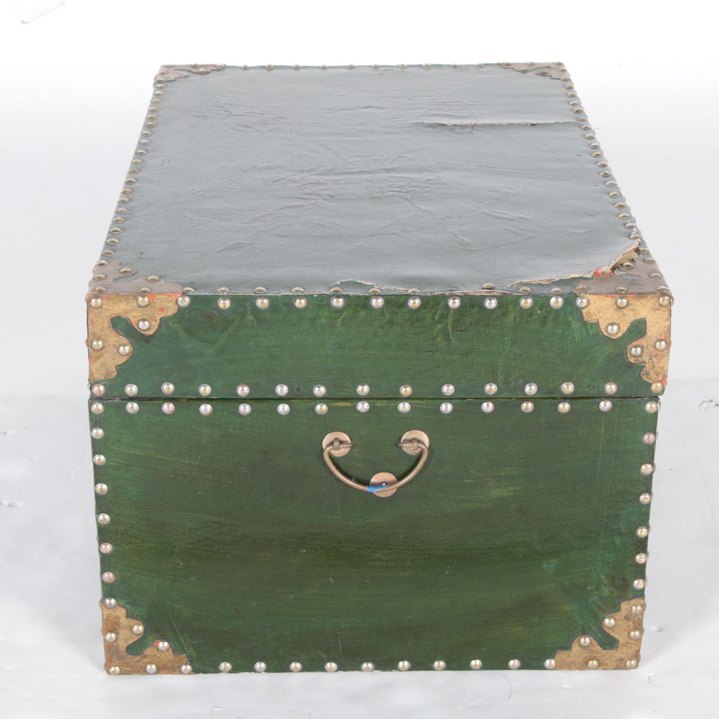 Green Lacquered Trunk