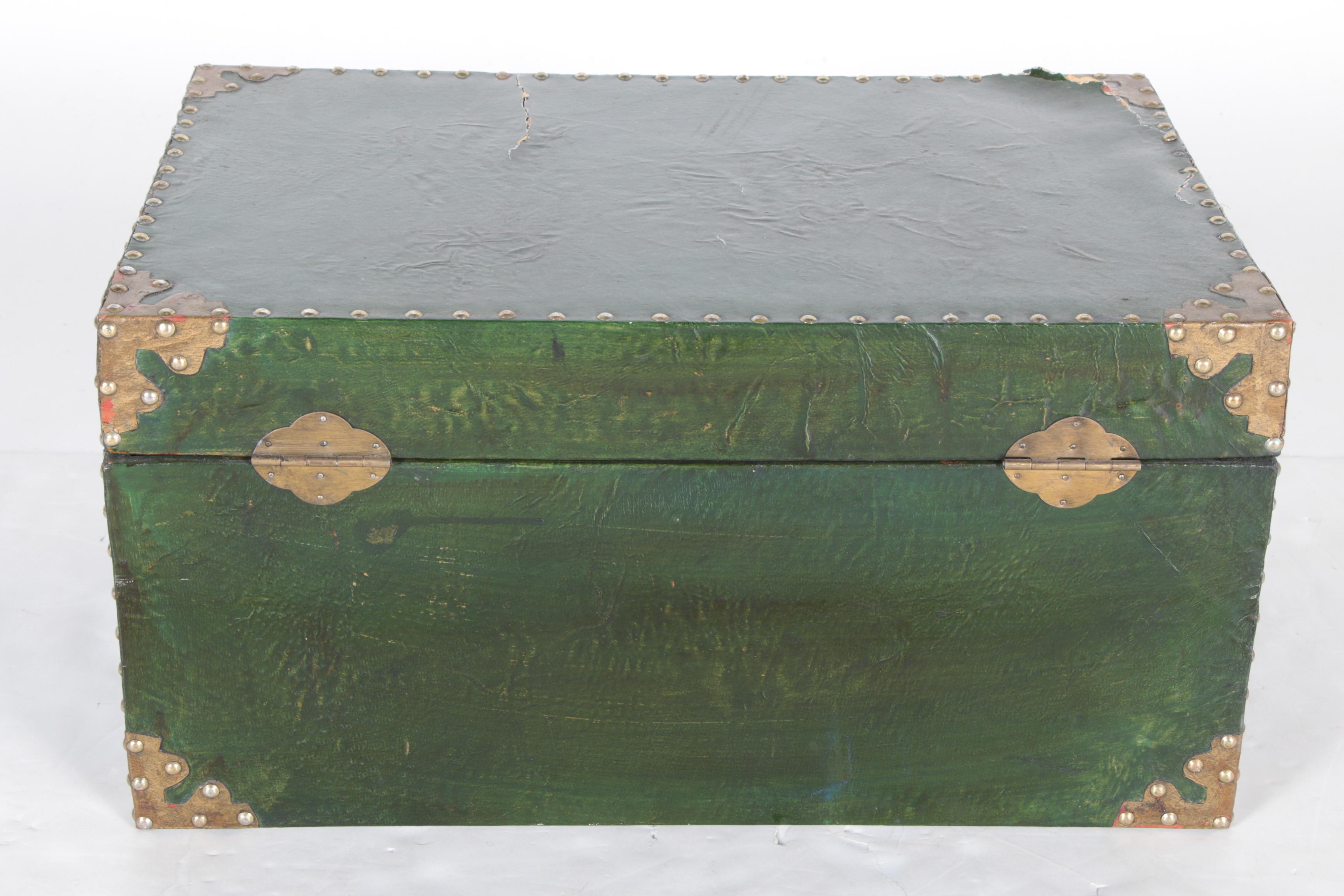 Green Lacquered Trunk