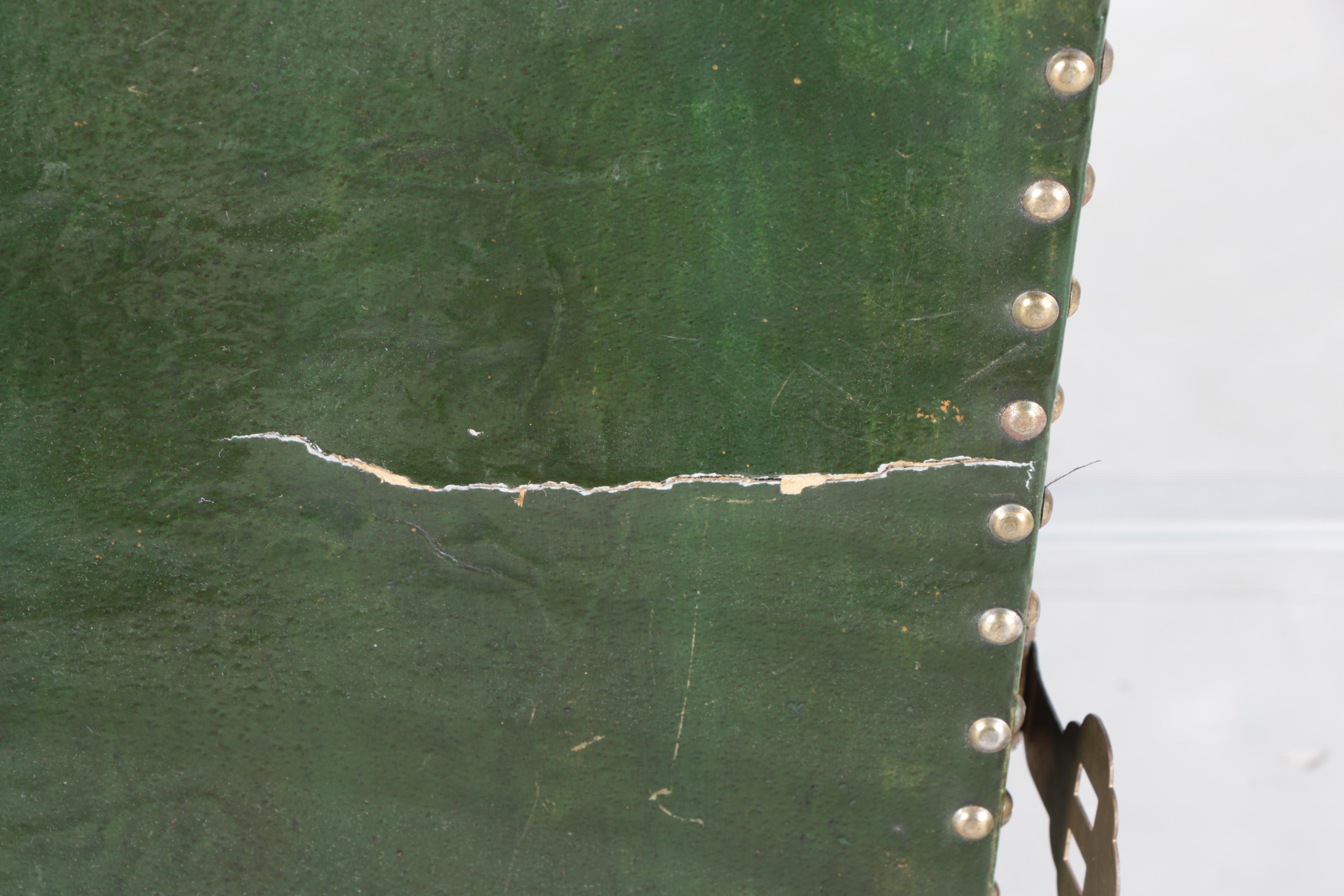 Green Lacquered Trunk