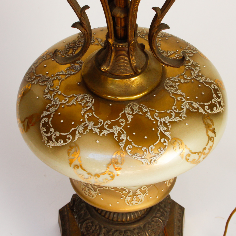 Vintage Neoclassical Style Urn Shaped Table Lamp