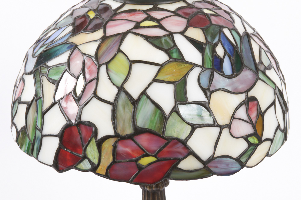 Tiffany Style Slag Glass Table Lamp