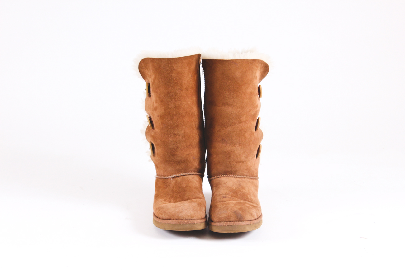 UGG Australia Bailey Button Triplet Boots in Chestnut