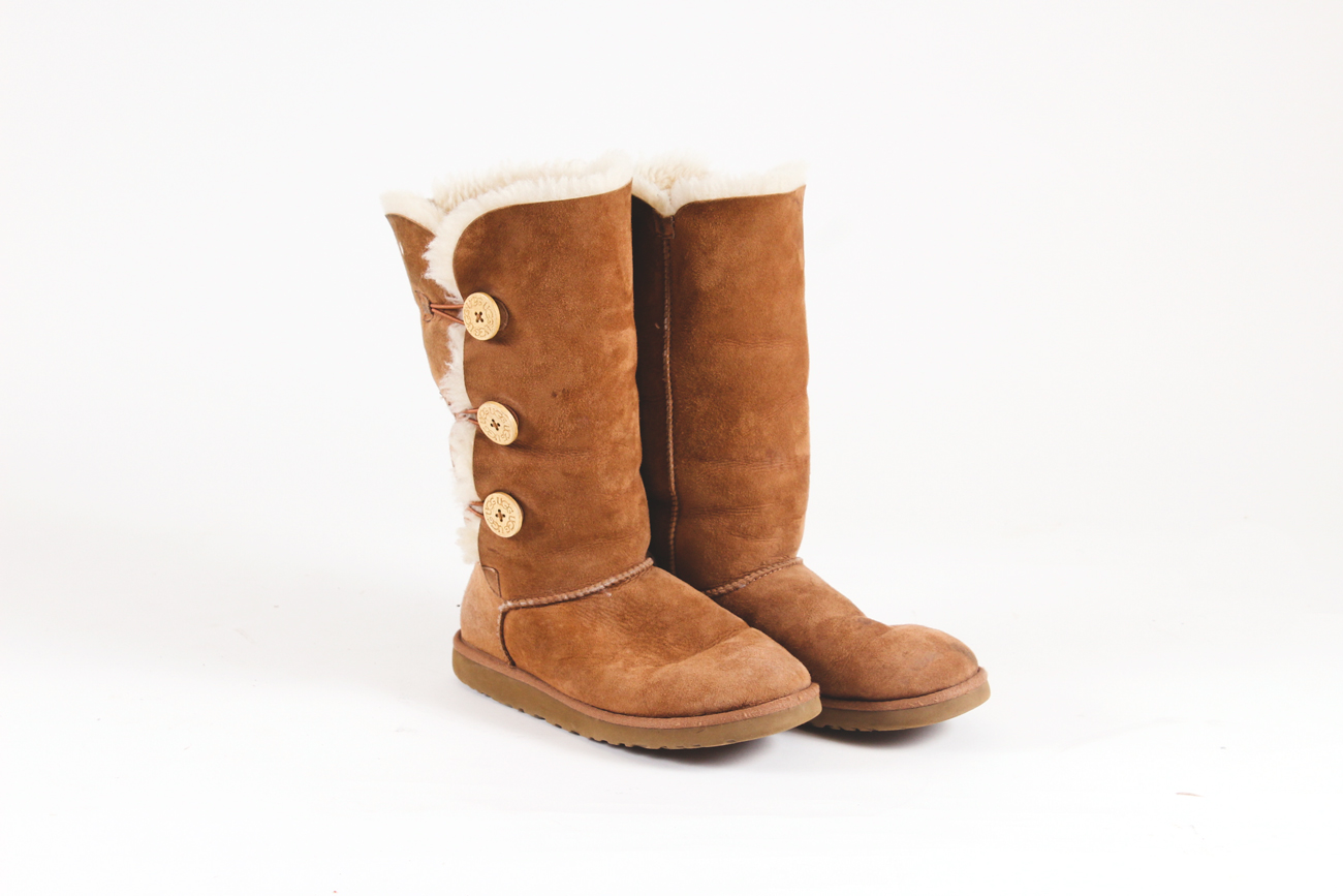 UGG Australia Bailey Button Triplet Boots in Chestnut