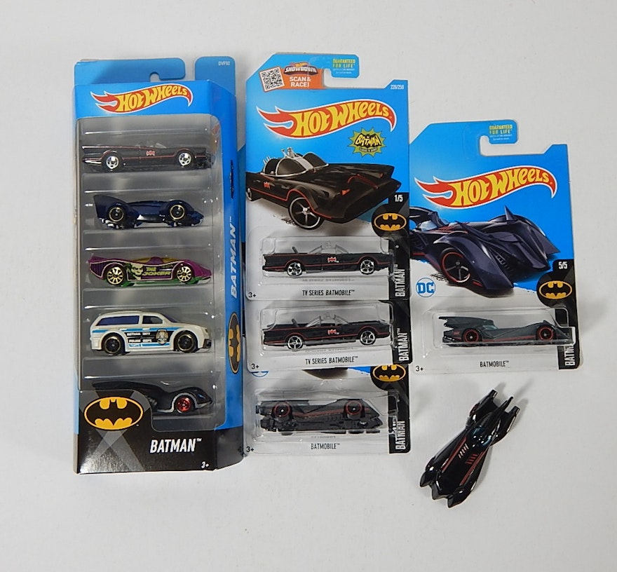 Batman Batmobile Hot Wheels Car Collection with Super Treasure Hunt Car