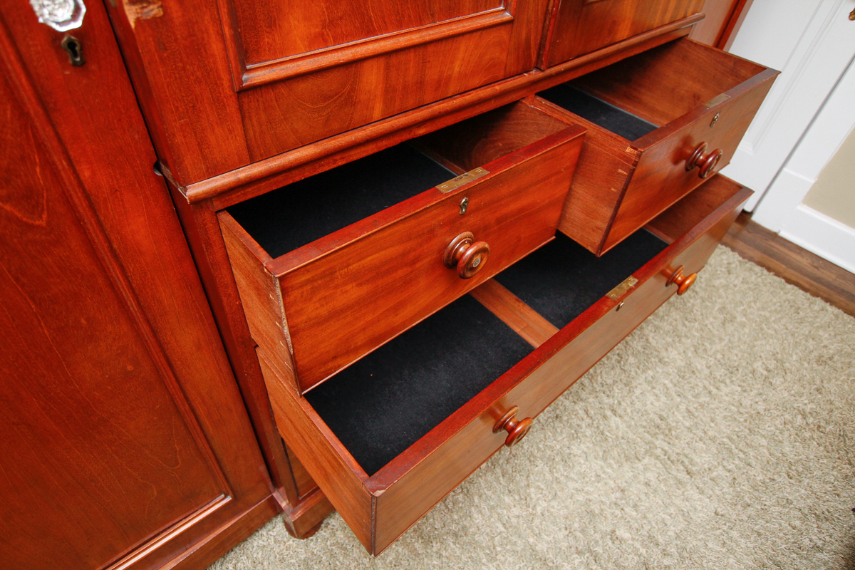 Empire Style Bachelor's Chest