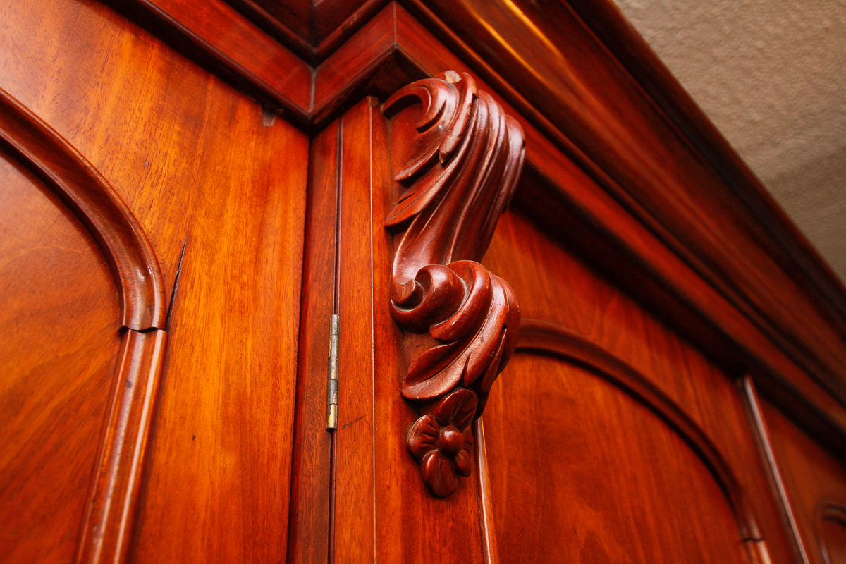 Empire Style Bachelor's Chest