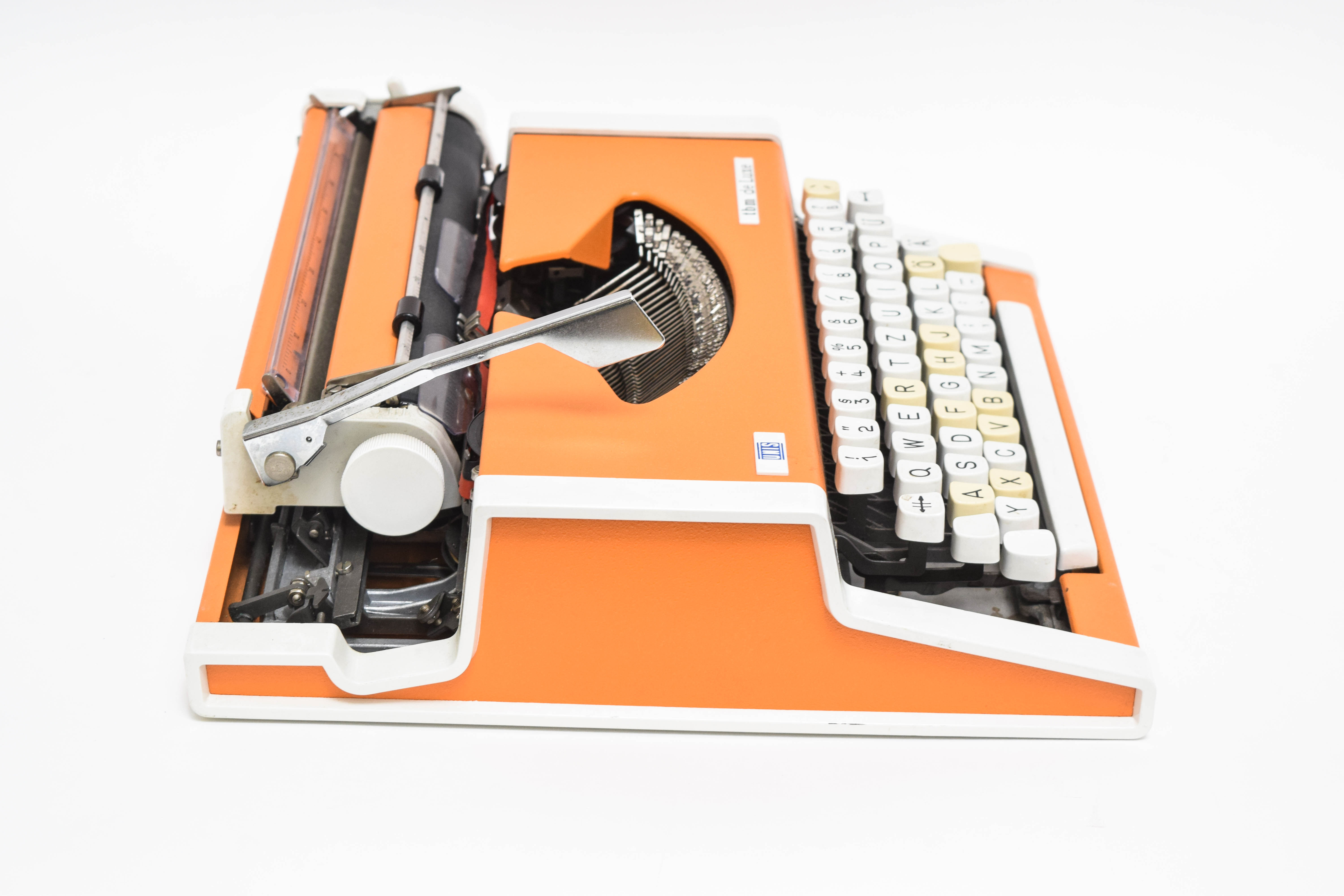 Vintage TBM Deluxe Typewriter