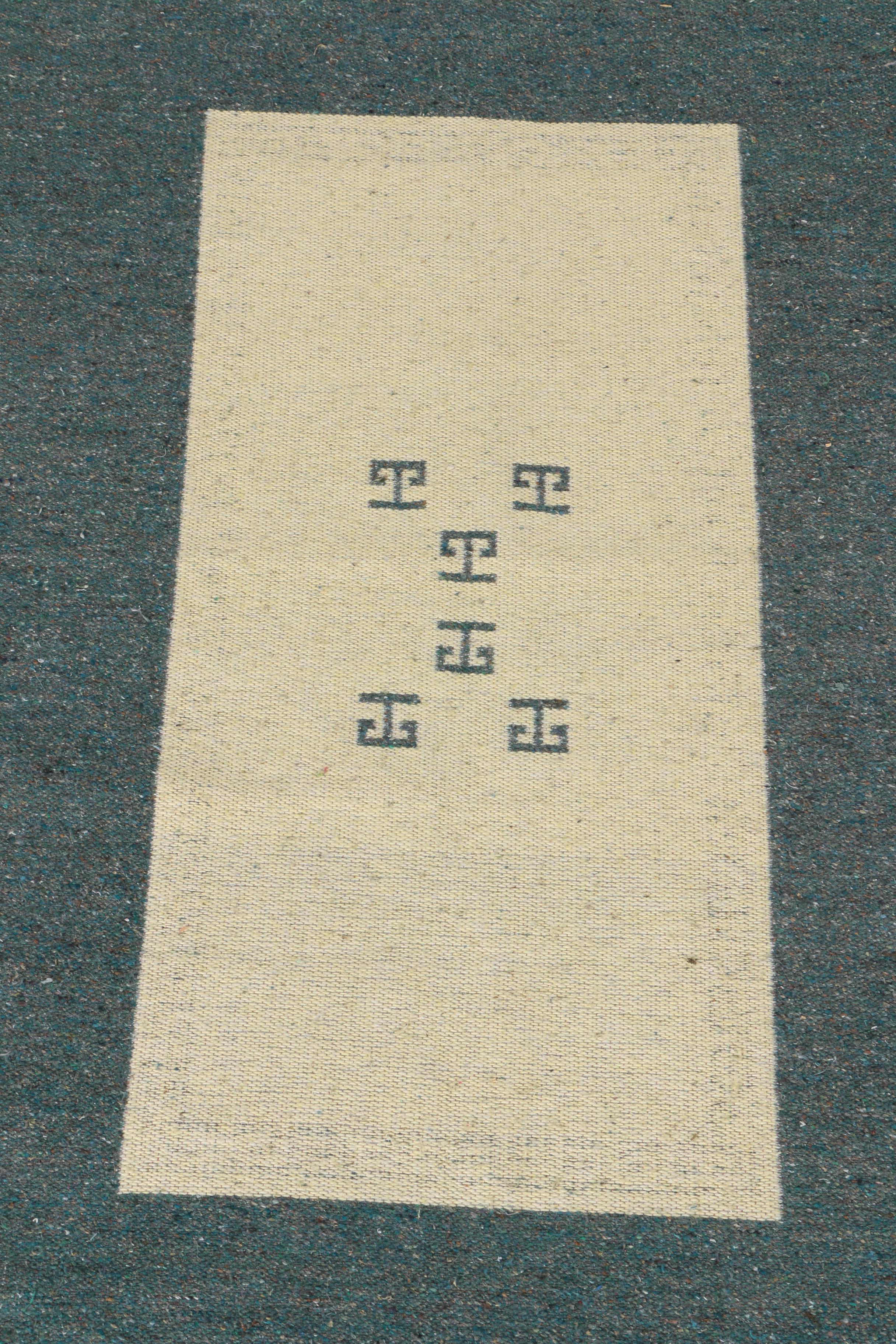 Handwoven Gray and White Meander Motif Area Rug
