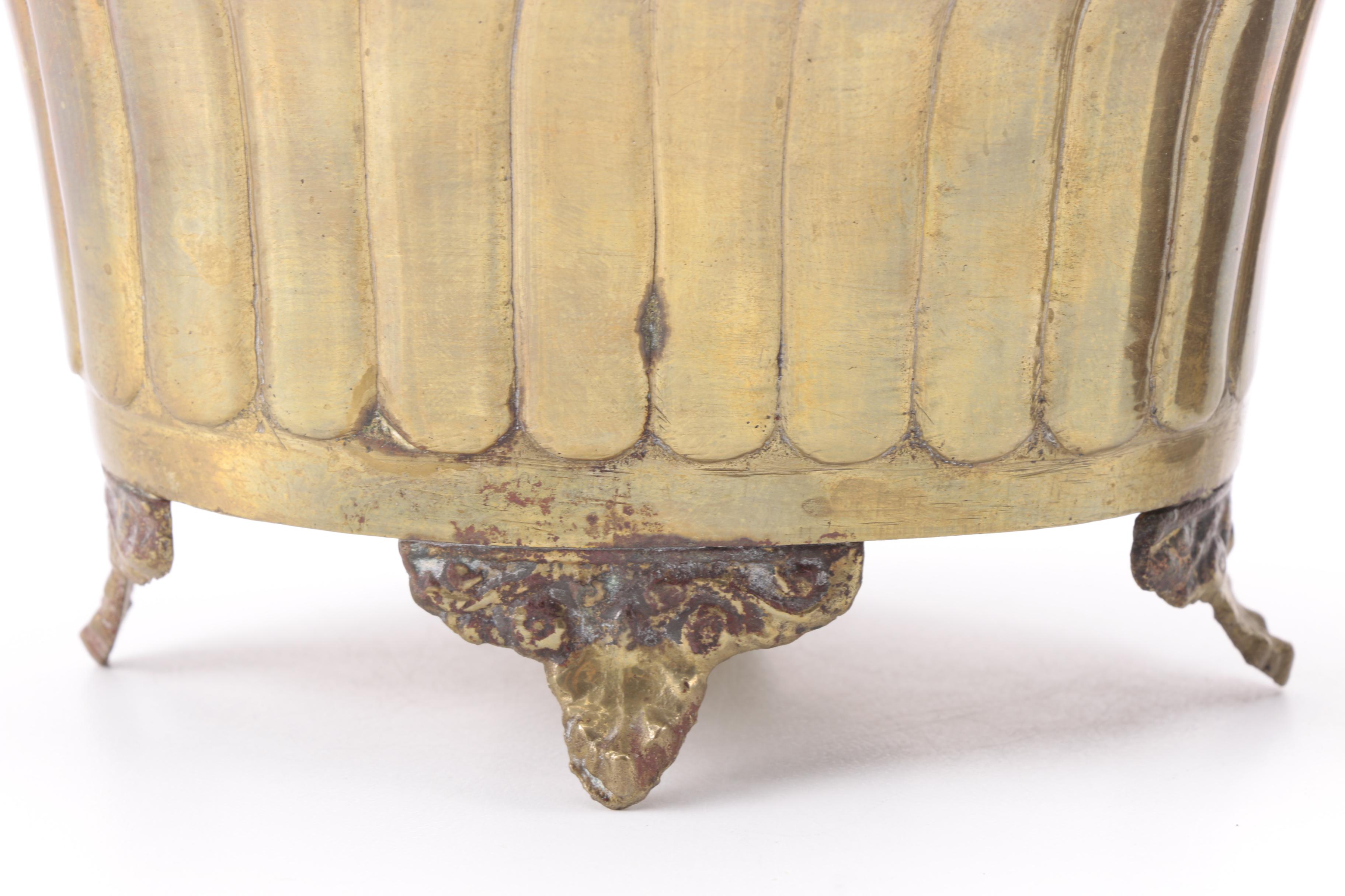 Kein Serpentine Jewelry Box and Brass Decorative Items