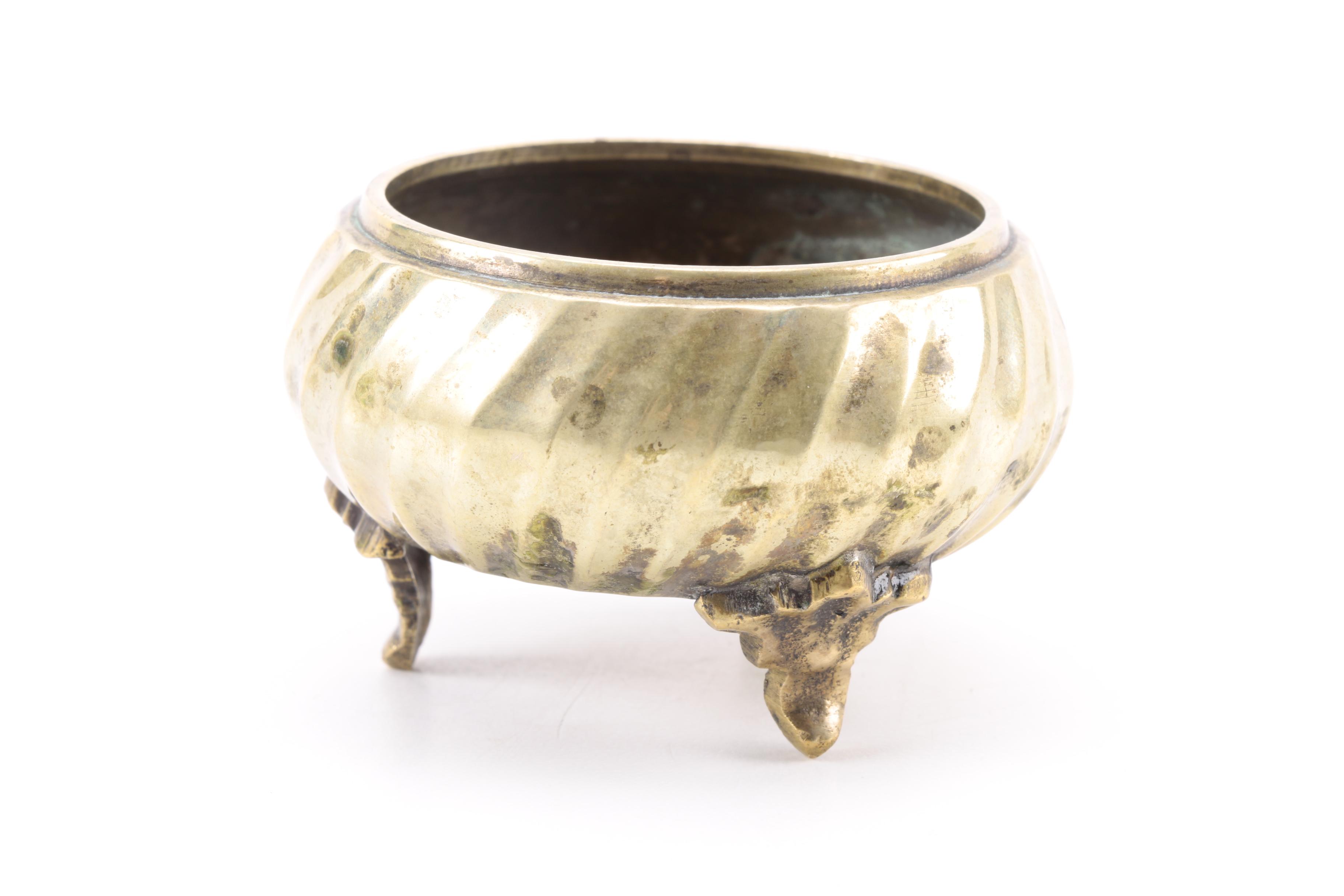 Kein Serpentine Jewelry Box and Brass Decorative Items